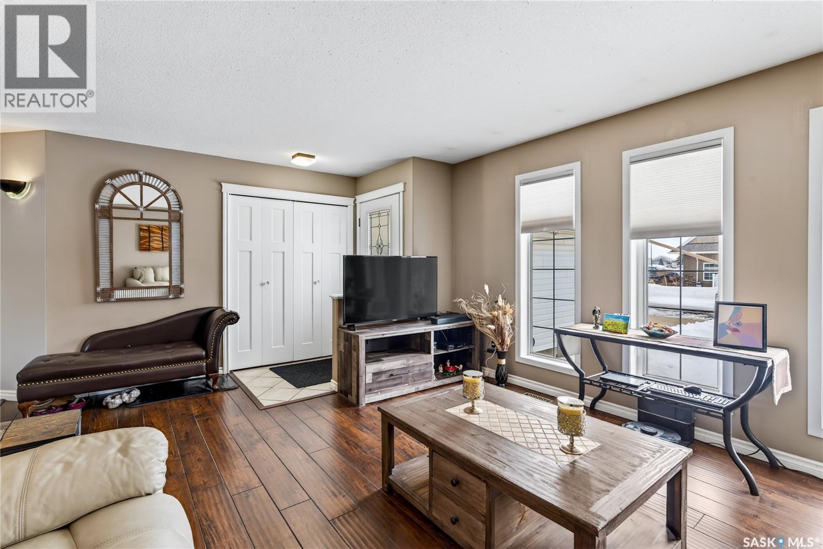 2103 9Th Avenue, Humboldt, SK - Indoor Photo Showing Living Room