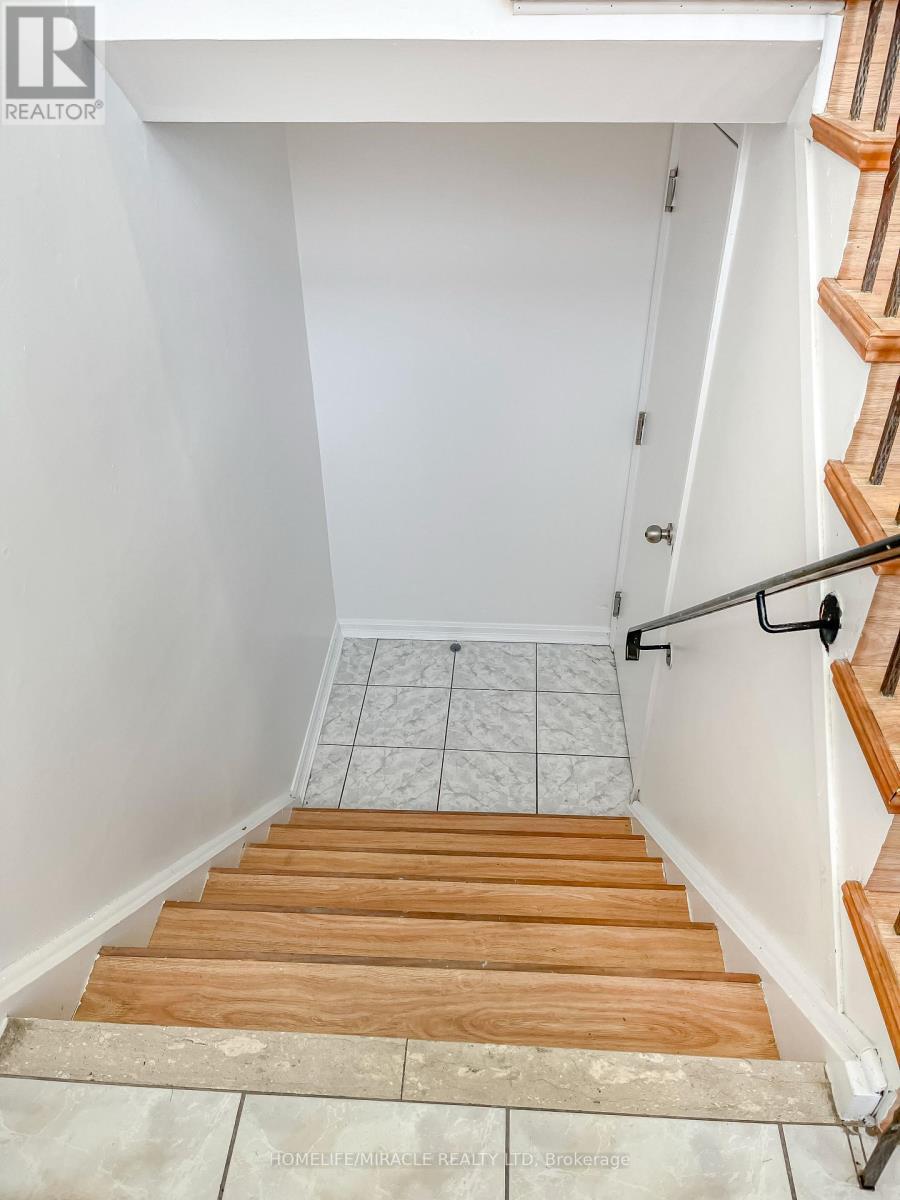 3485 Oakglade Crescent, Mississauga, ON - Indoor Photo Showing Other Room