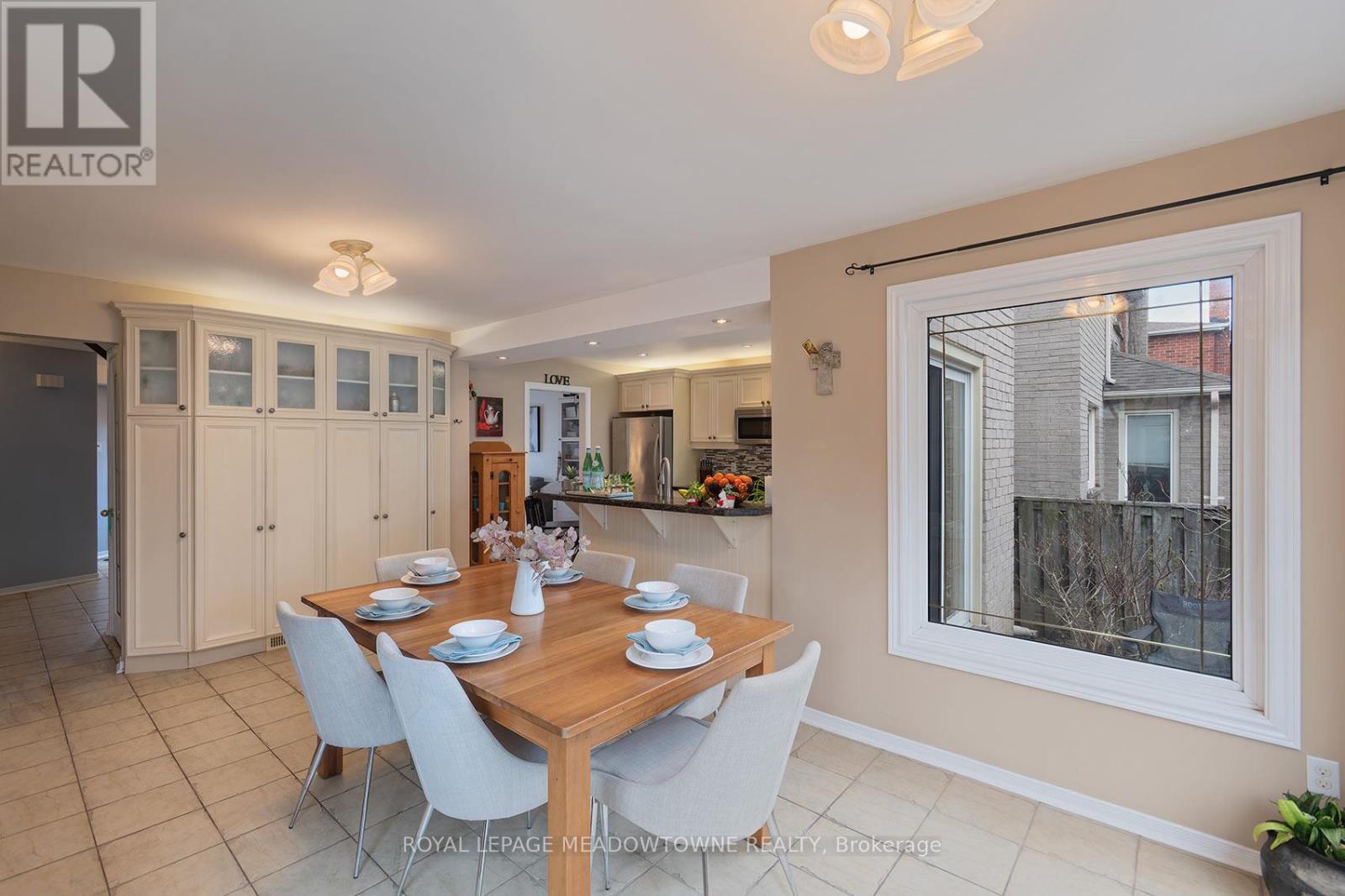 2542 Valencia Road, Mississauga, ON - Indoor Photo Showing Dining Room