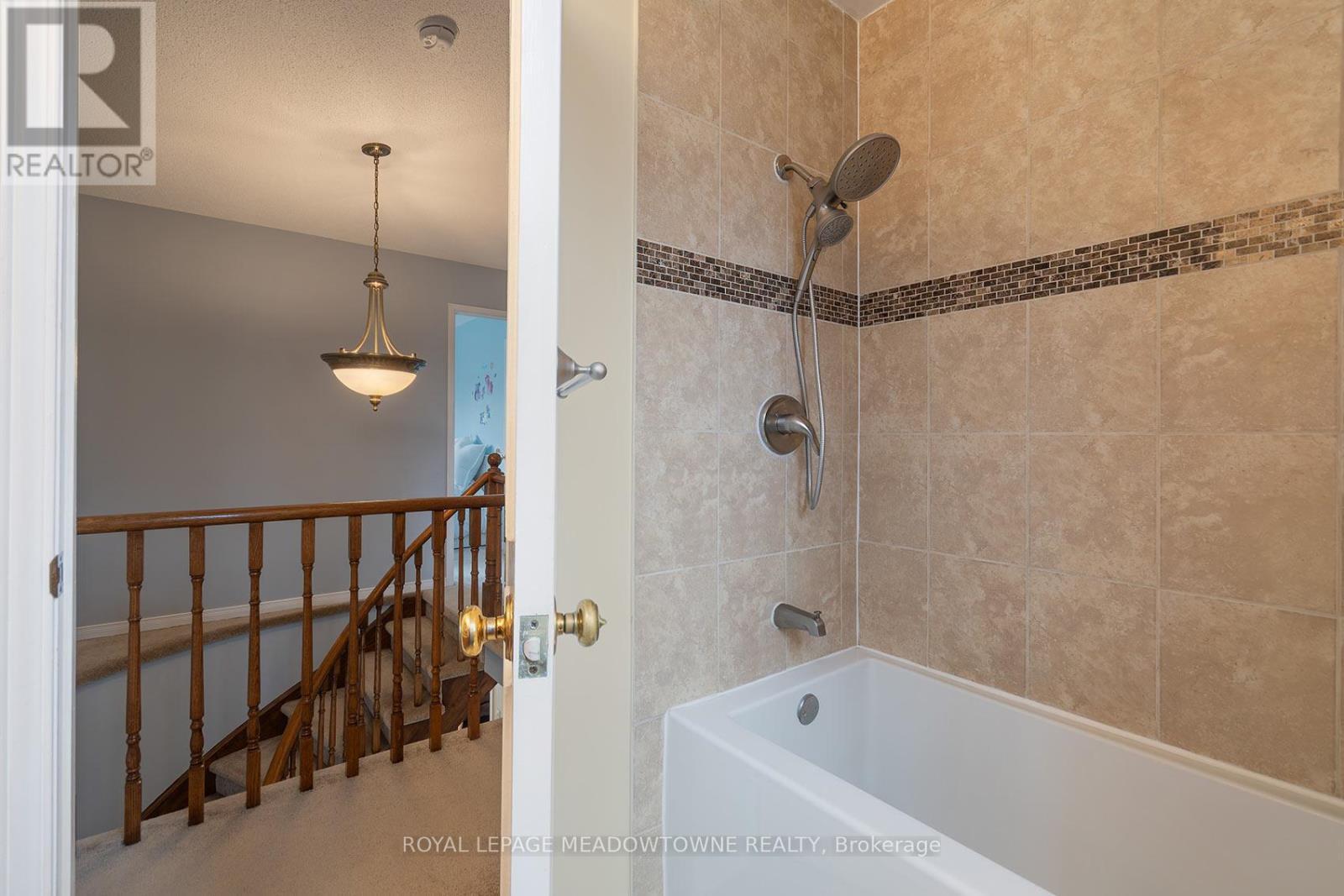 2542 Valencia Road, Mississauga, ON - Indoor Photo Showing Bathroom