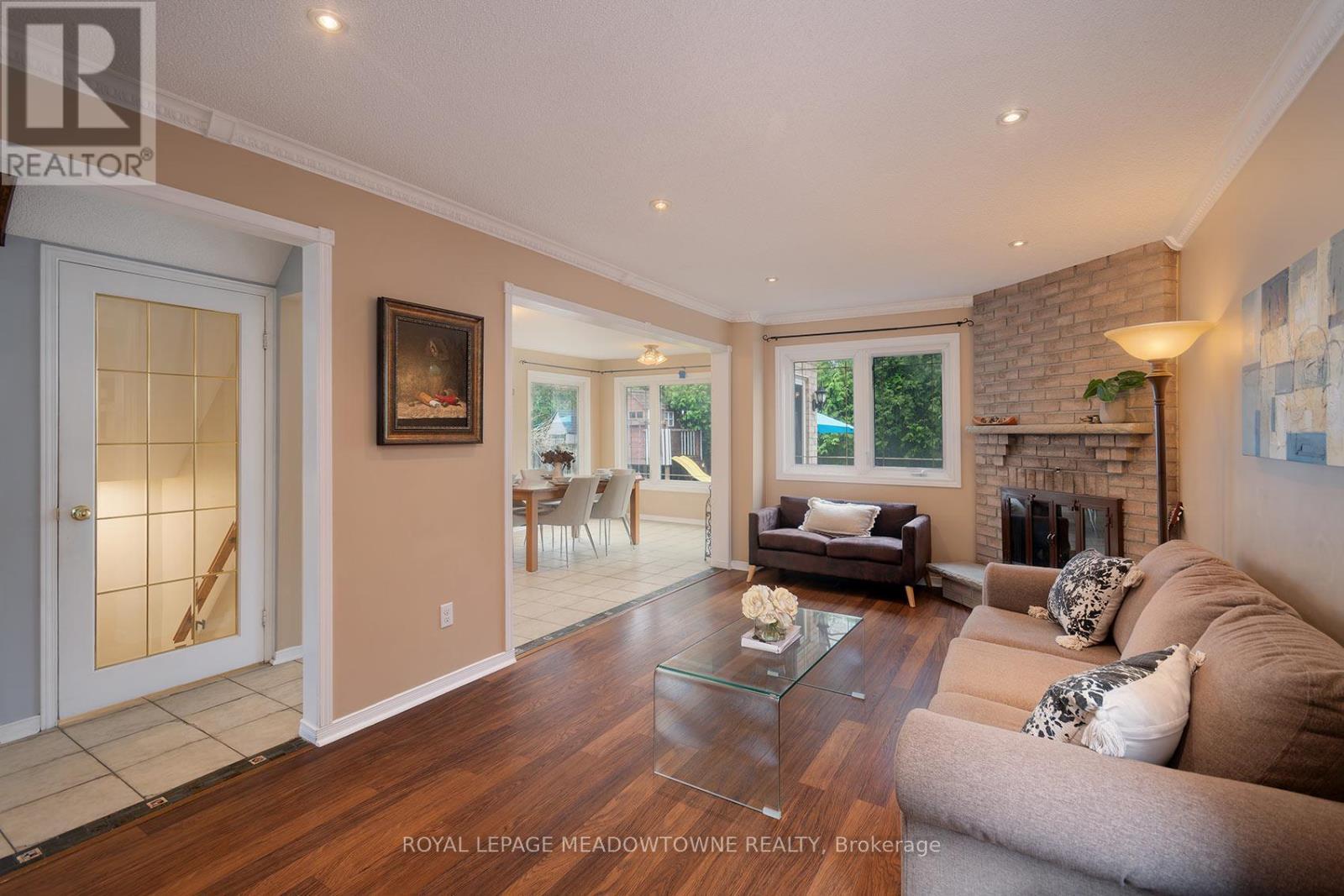 2542 Valencia Road, Mississauga, ON - Indoor Photo Showing Living Room With Fireplace