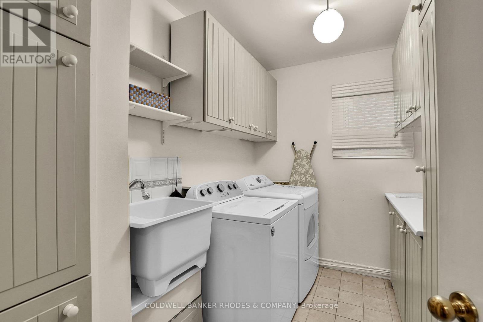 73 Bramblegrove Crescent, Ottawa, ON - Indoor Photo Showing Laundry Room