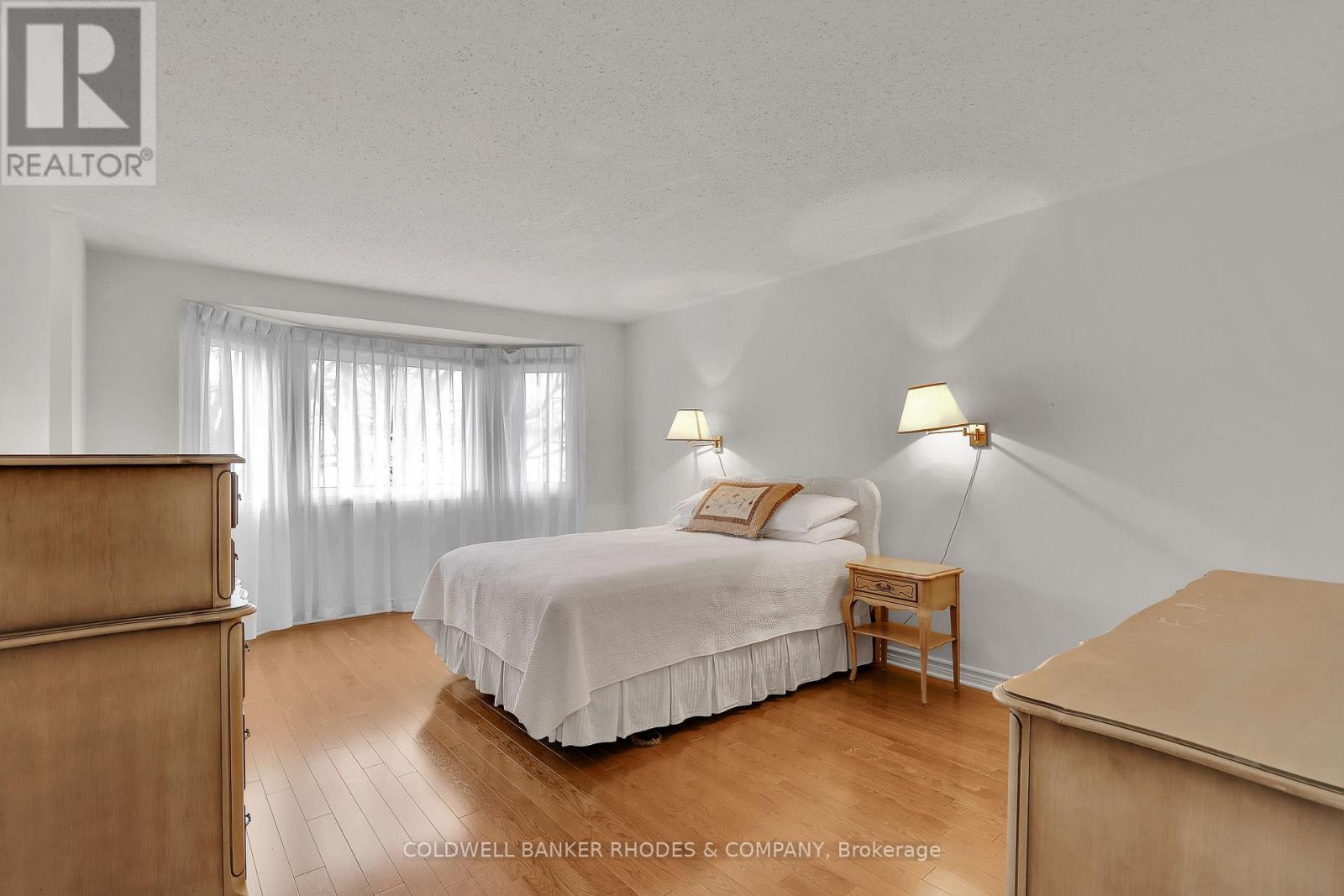 73 Bramblegrove Crescent, Ottawa, ON - Indoor Photo Showing Bedroom