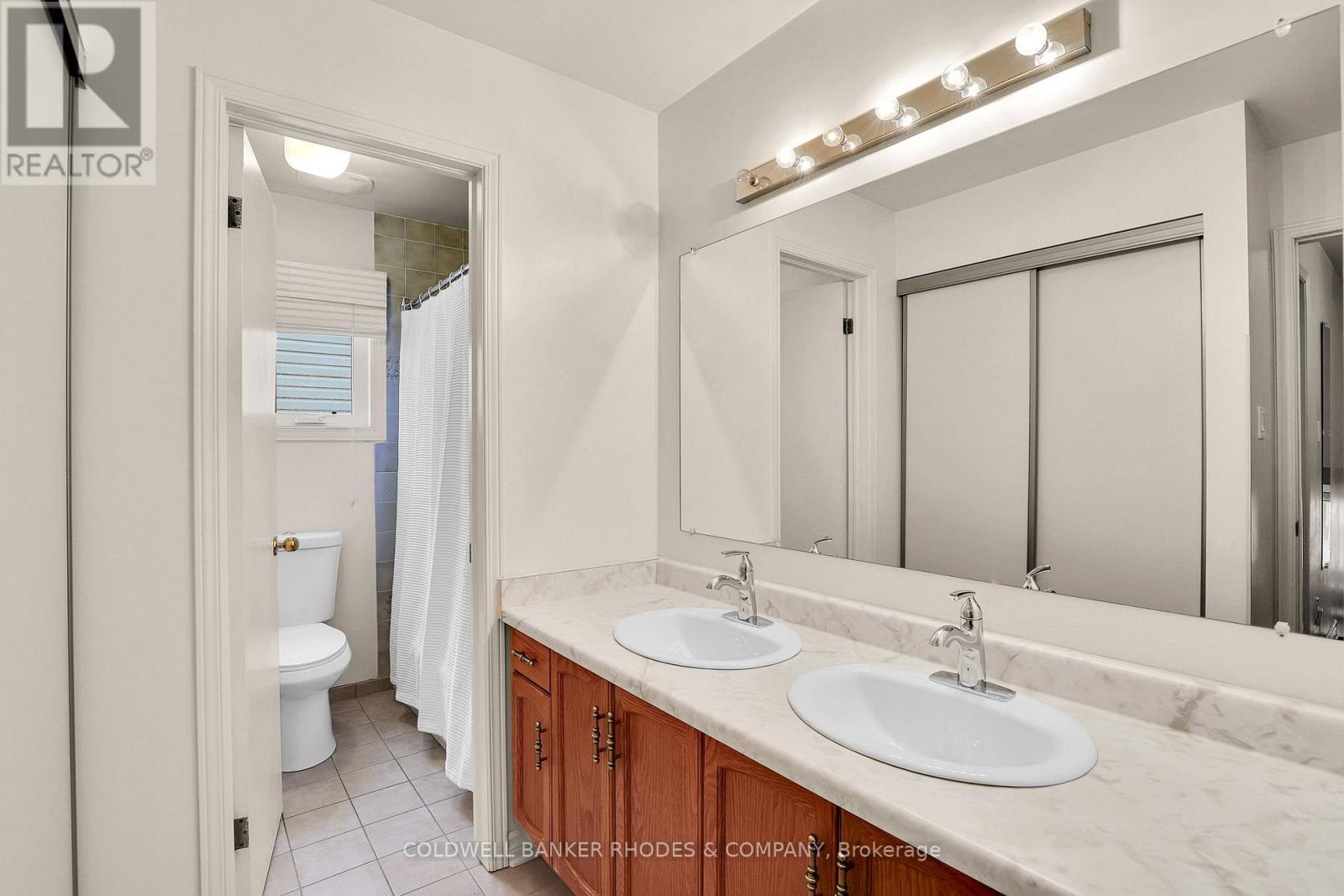 73 Bramblegrove Crescent, Ottawa, ON - Indoor Photo Showing Bathroom