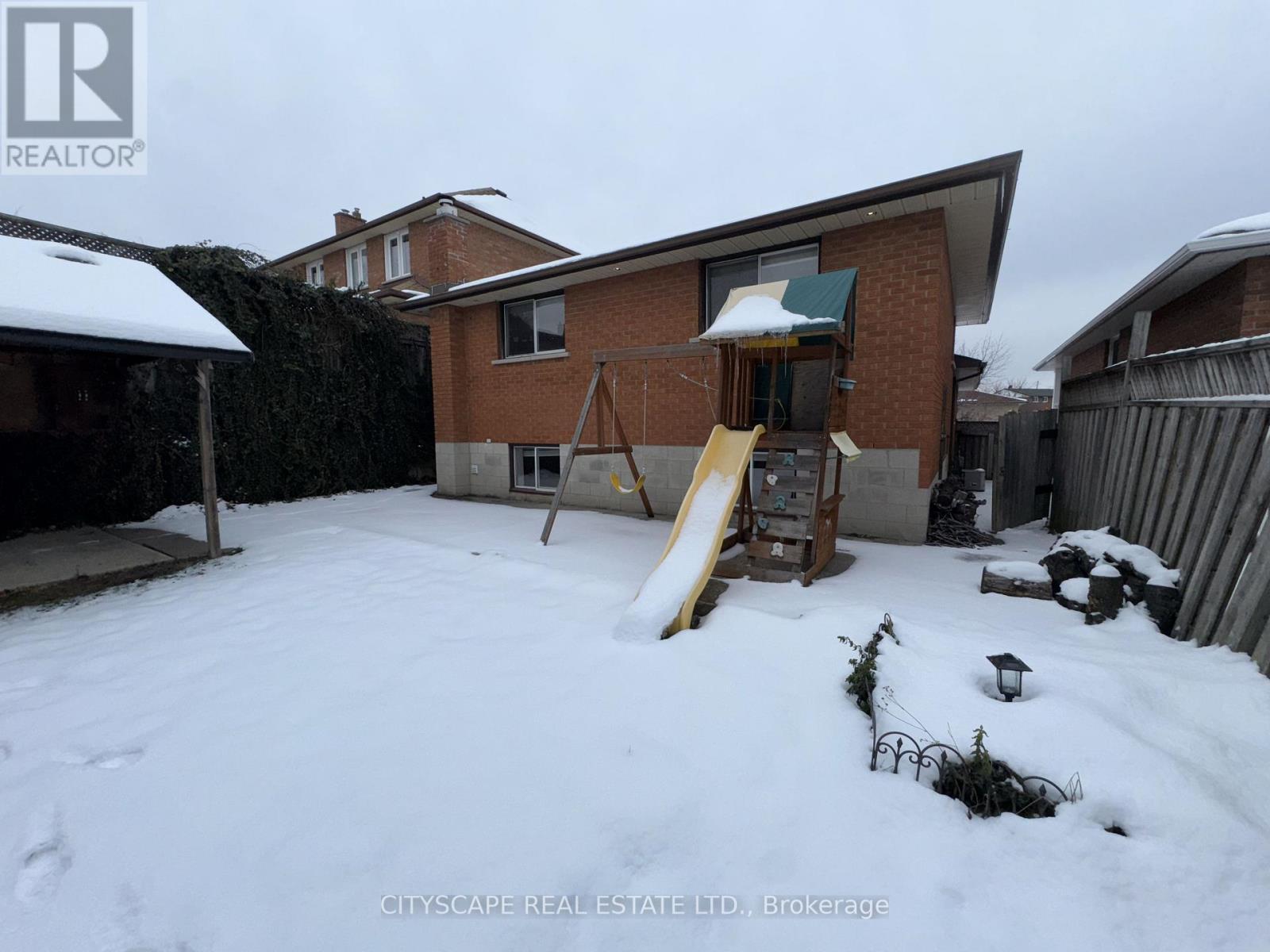 Rear View - 7 Quincy Court, Hamilton, ON - Outdoor