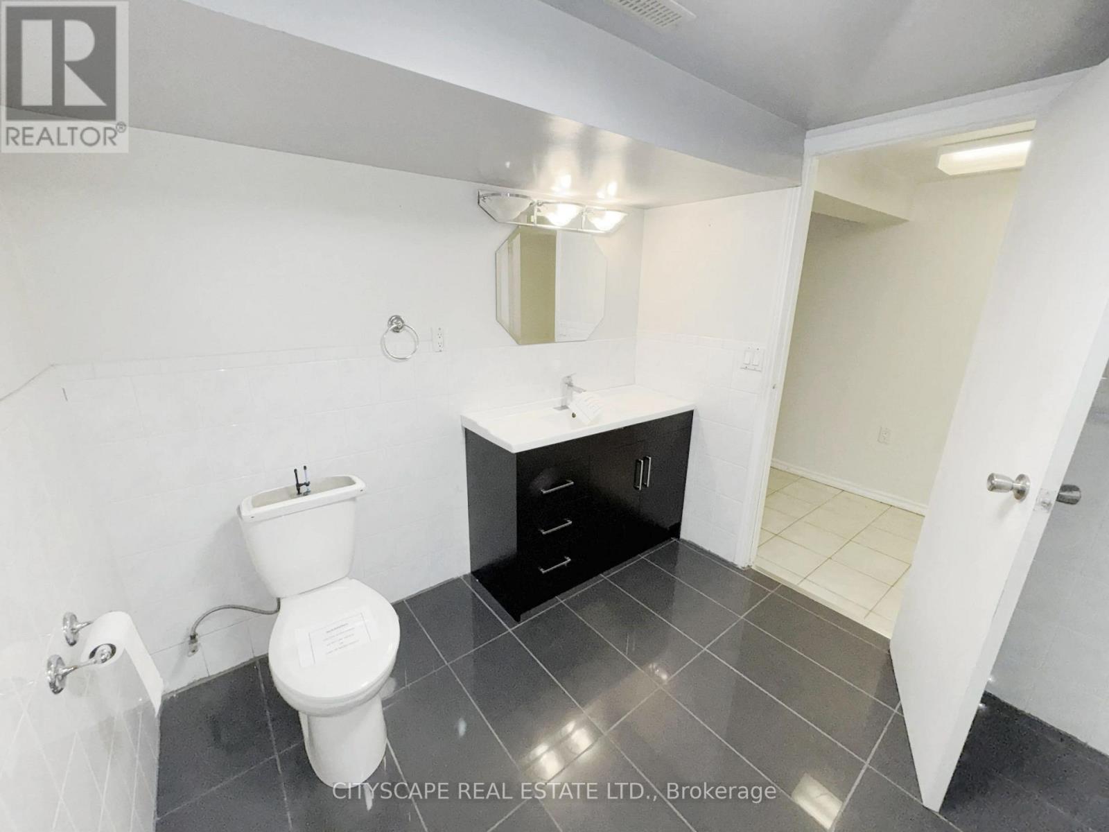 Basement - 3pc Bathroom - 7 Quincy Court, Hamilton, ON - Indoor Photo Showing Bathroom