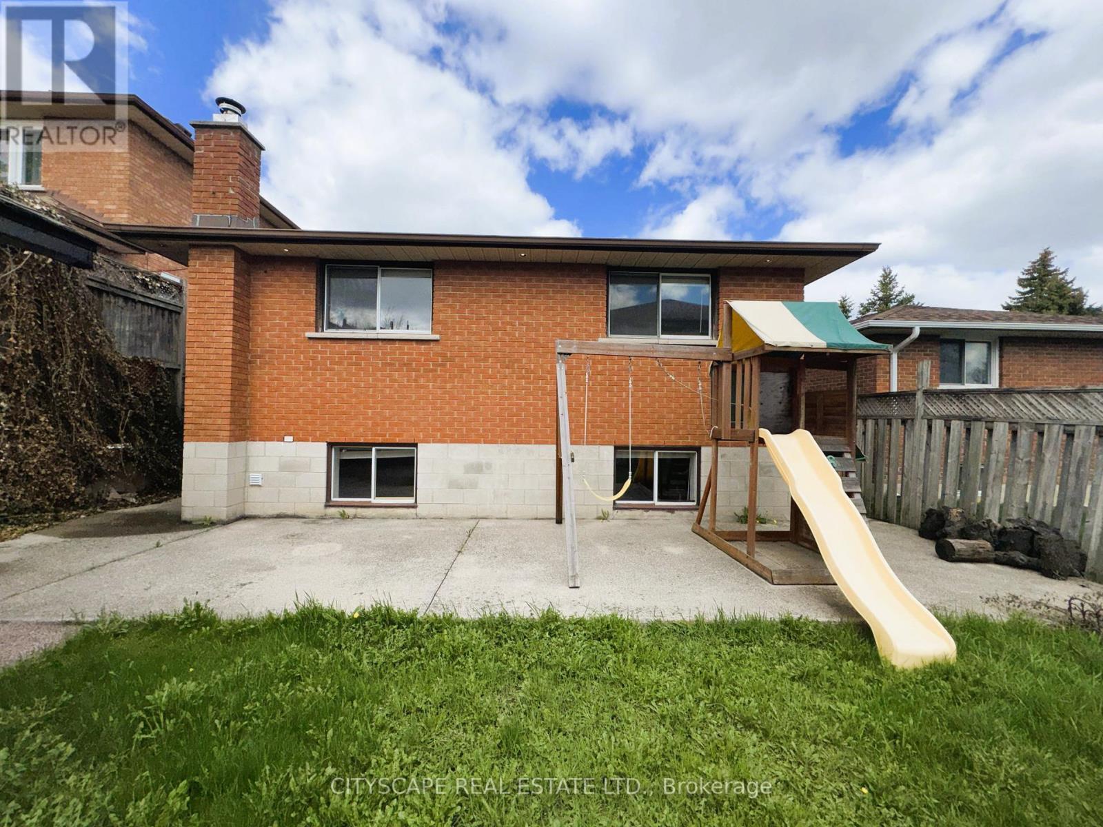 Rear View - 7 Quincy Court, Hamilton, ON - Outdoor