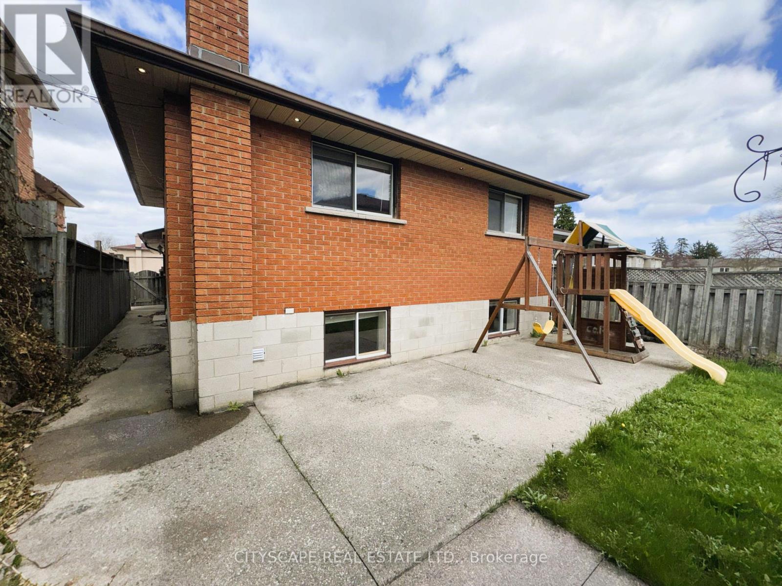 Rear View - Left - 7 Quincy Court, Hamilton, ON - Outdoor With Exterior