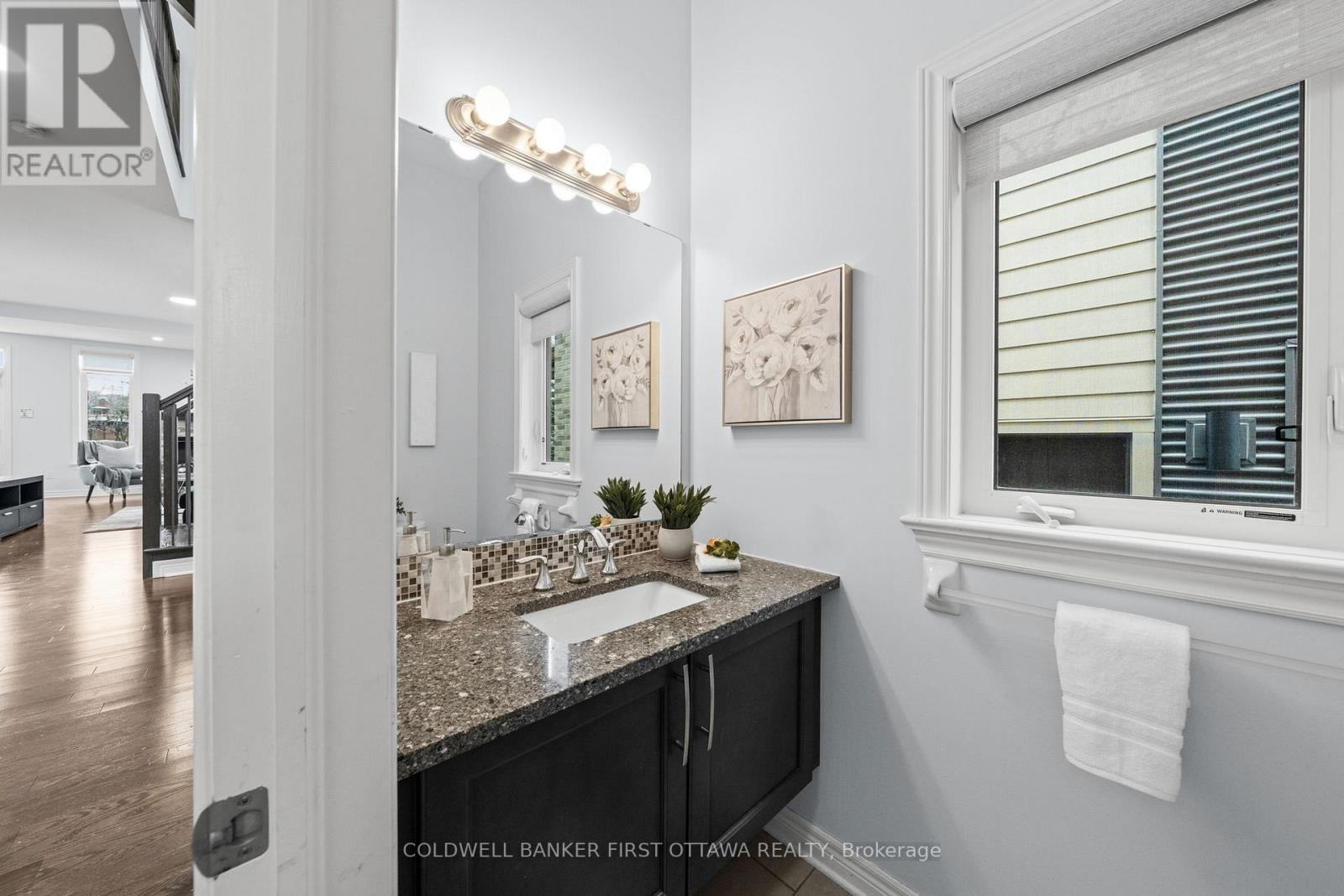 206 Ancaster Avenue, Ottawa, ON - Indoor Photo Showing Bathroom