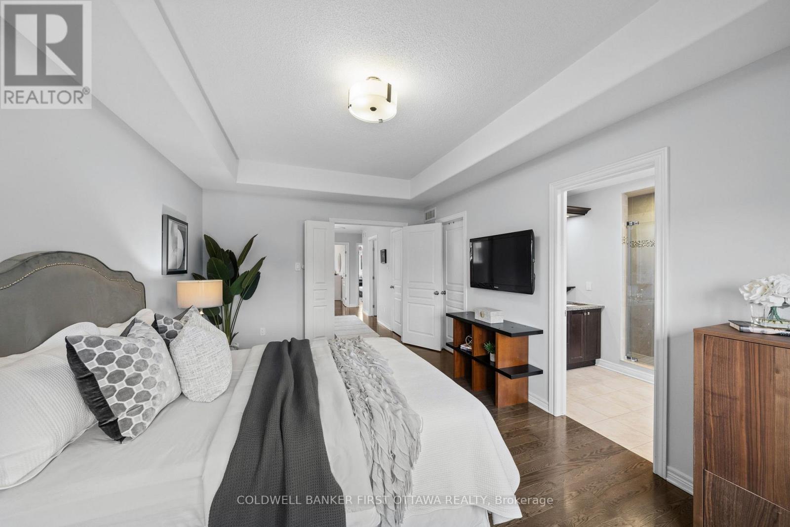 206 Ancaster Avenue, Ottawa, ON - Indoor Photo Showing Bedroom