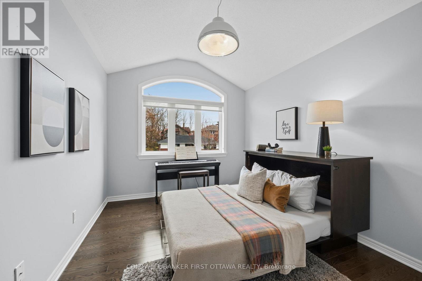 206 Ancaster Avenue, Ottawa, ON - Indoor Photo Showing Bedroom