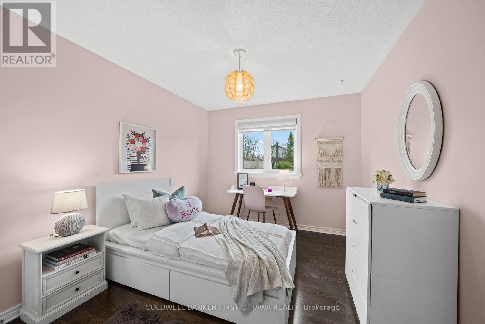 206 Ancaster Avenue, Ottawa, ON - Indoor Photo Showing Bedroom