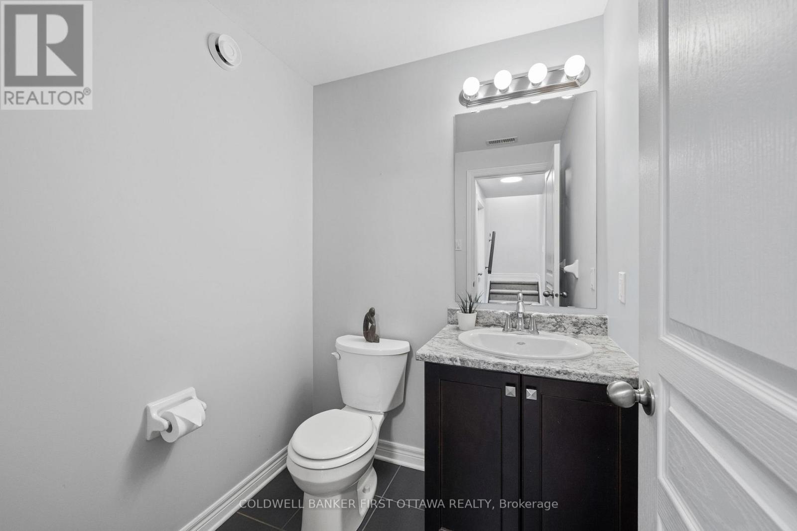 206 Ancaster Avenue, Ottawa, ON - Indoor Photo Showing Bathroom