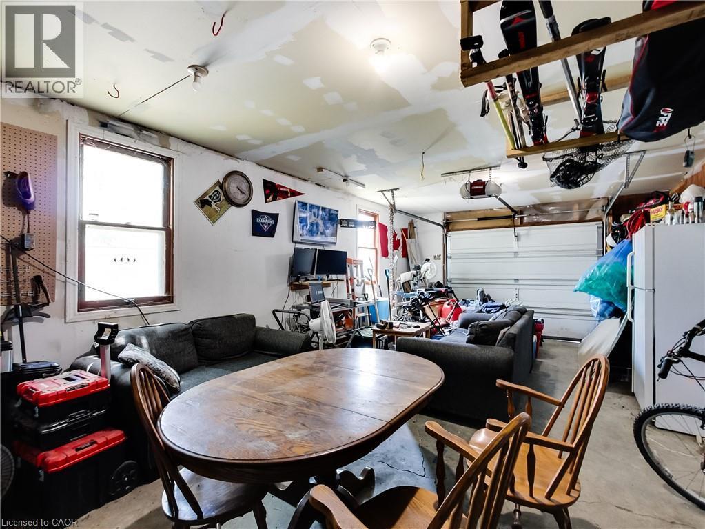 9183 Silver Street, Caistor Centre, ON - Indoor Photo Showing Garage