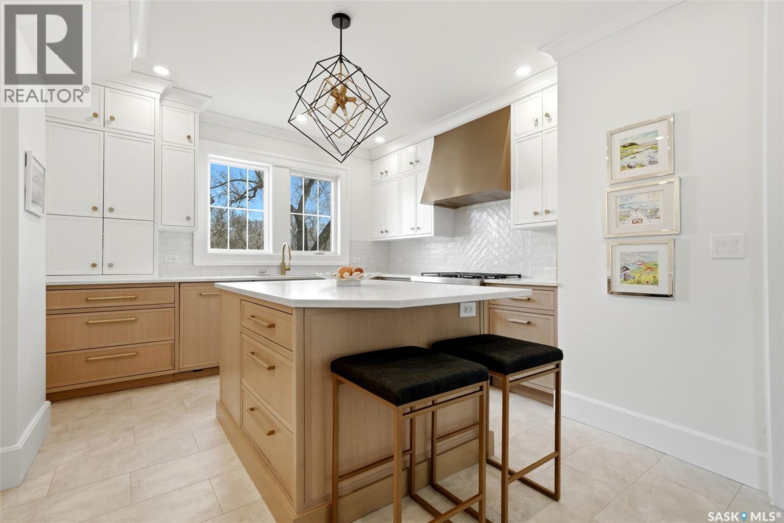 3200 Albert Street, Regina, SK - Indoor Photo Showing Kitchen With Upgraded Kitchen