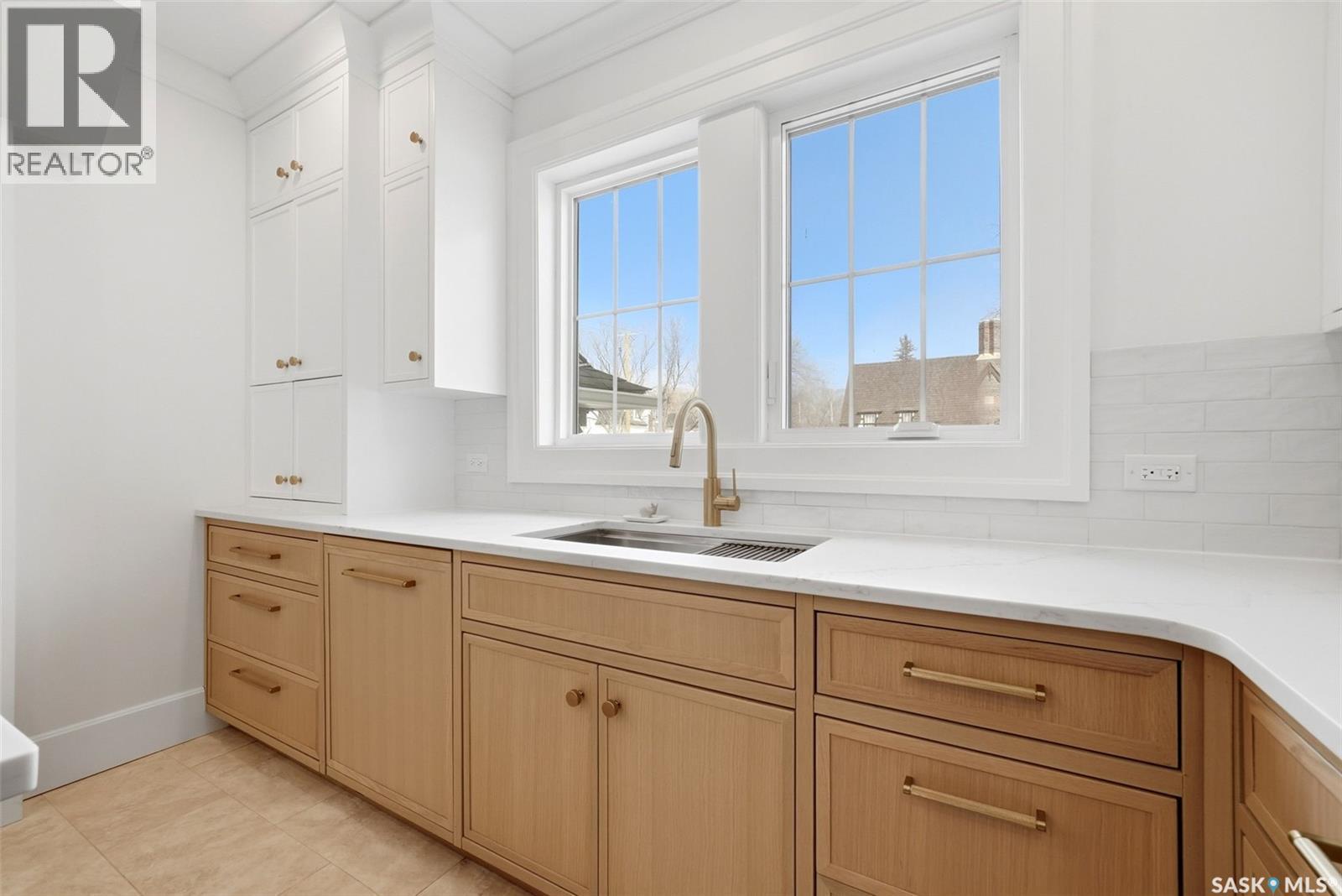 3200 Albert Street, Regina, SK - Indoor Photo Showing Kitchen