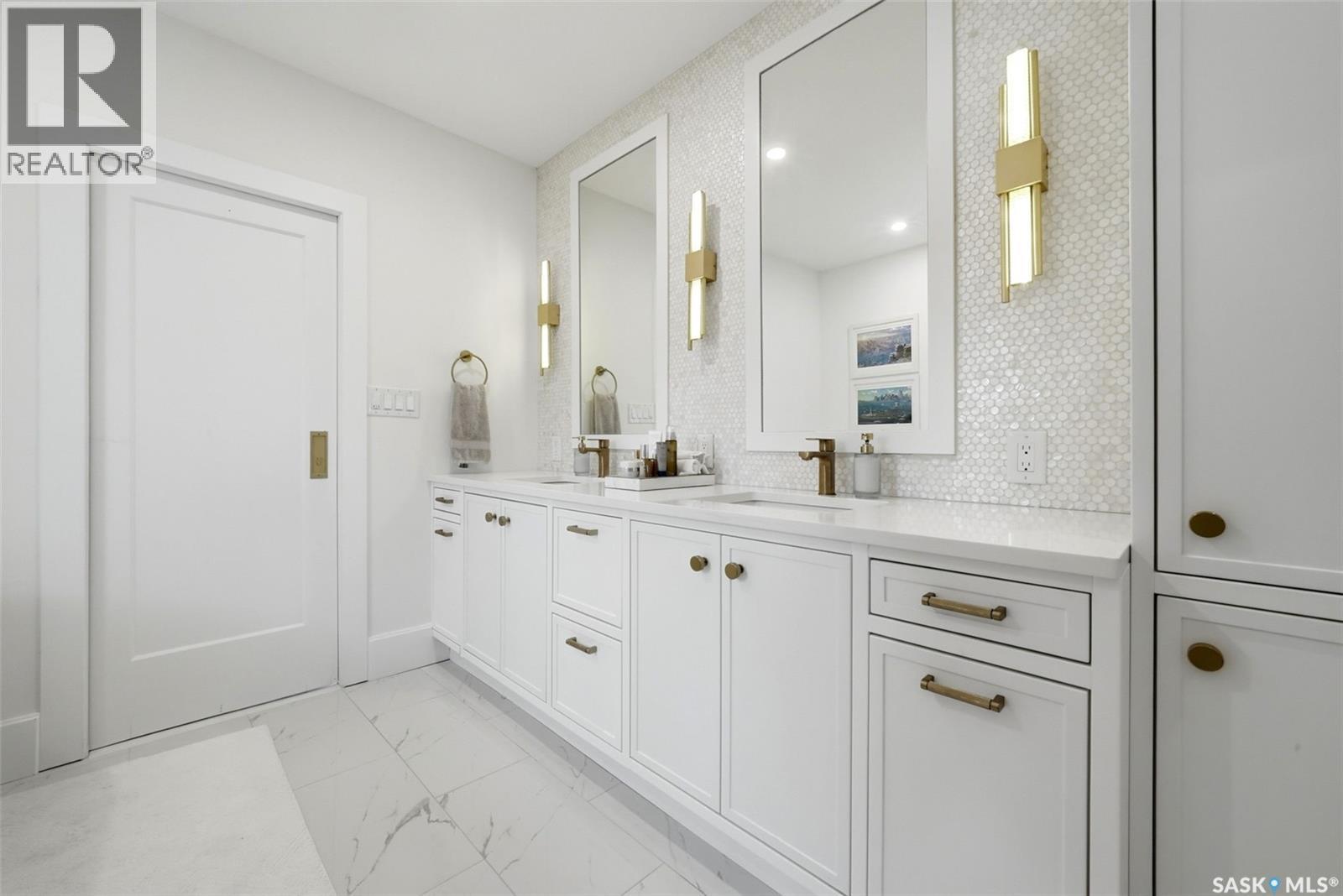 3200 Albert Street, Regina, SK - Indoor Photo Showing Bathroom