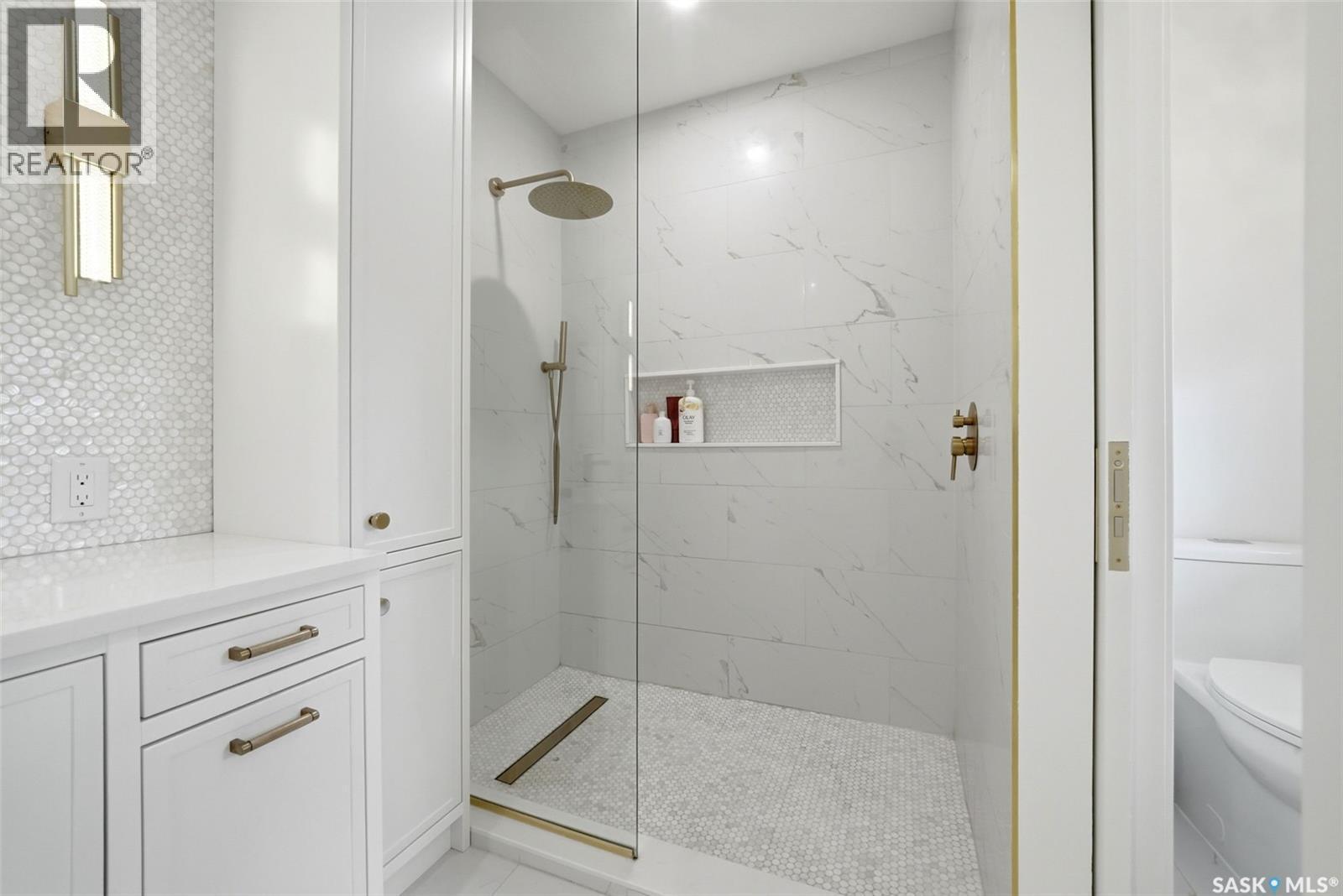 3200 Albert Street, Regina, SK - Indoor Photo Showing Bathroom