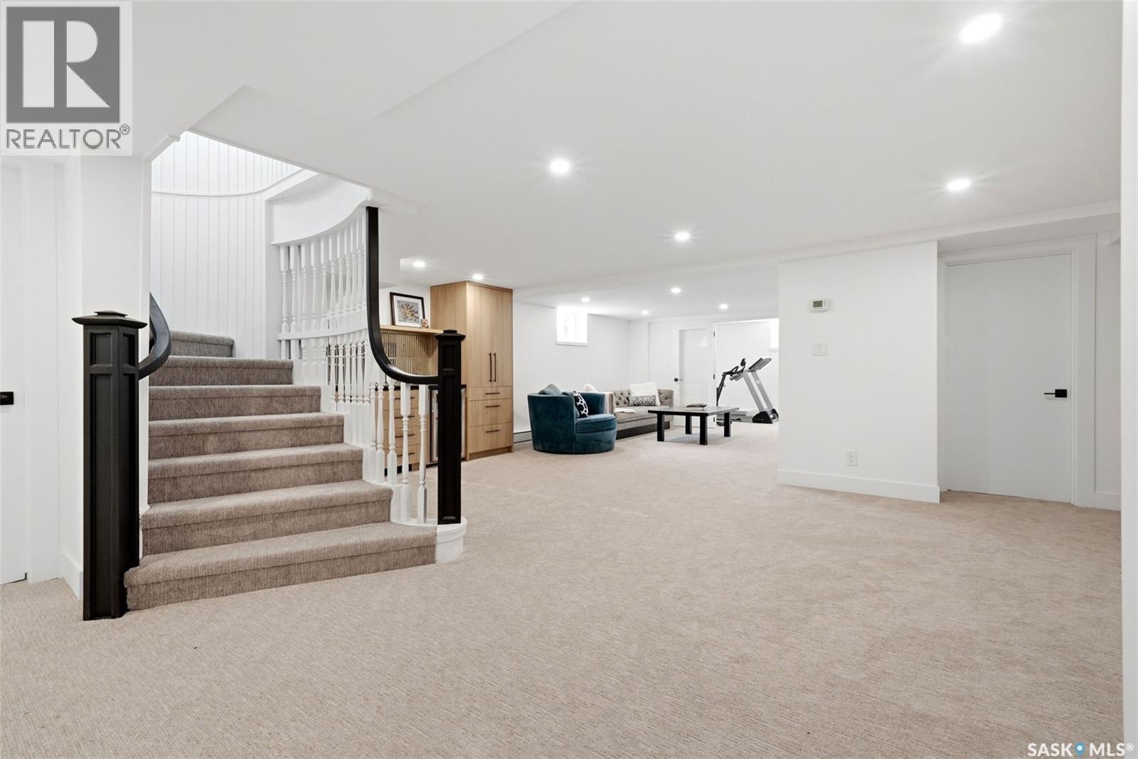 3200 Albert Street, Regina, SK - Indoor