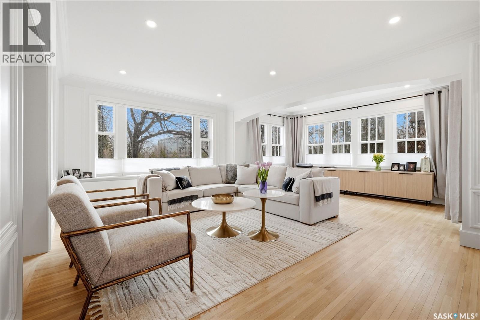 3200 Albert Street, Regina, SK - Indoor Photo Showing Living Room