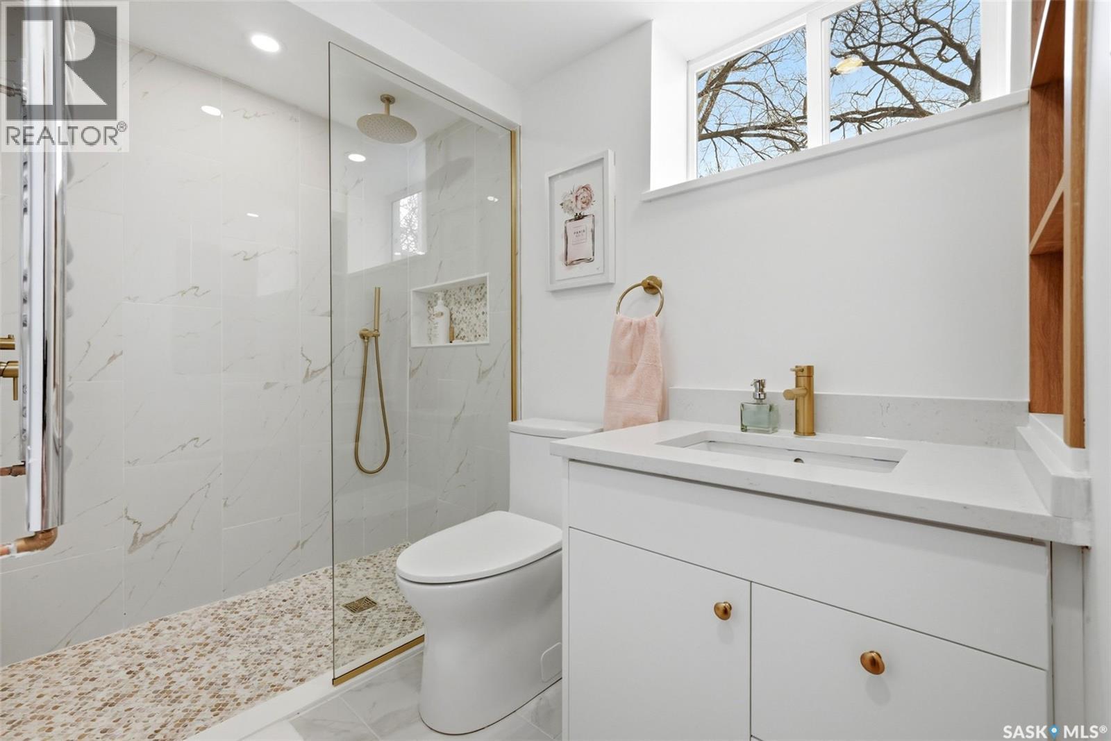 3200 Albert Street, Regina, SK - Indoor Photo Showing Bathroom