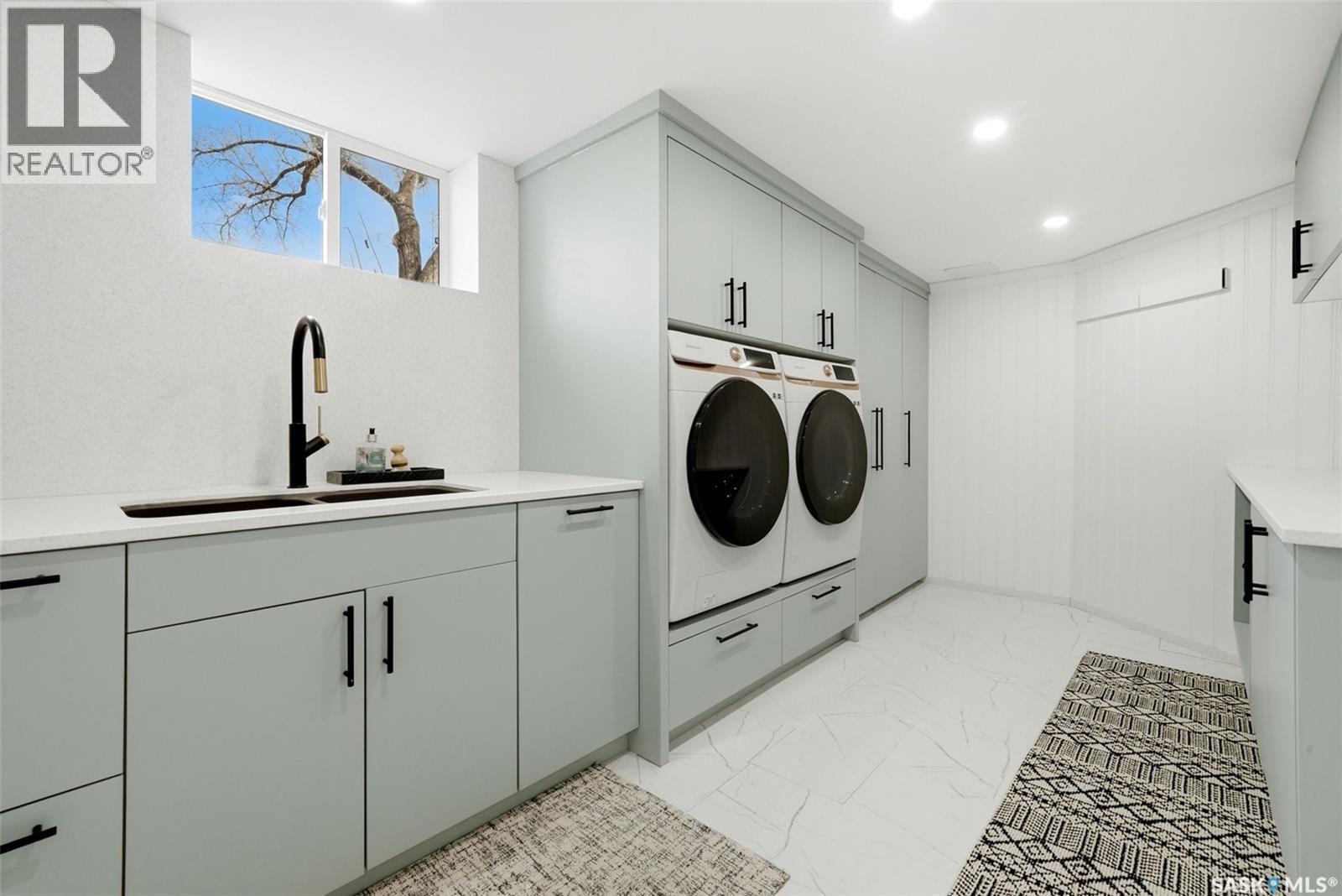 3200 Albert Street, Regina, SK - Indoor Photo Showing Laundry Room