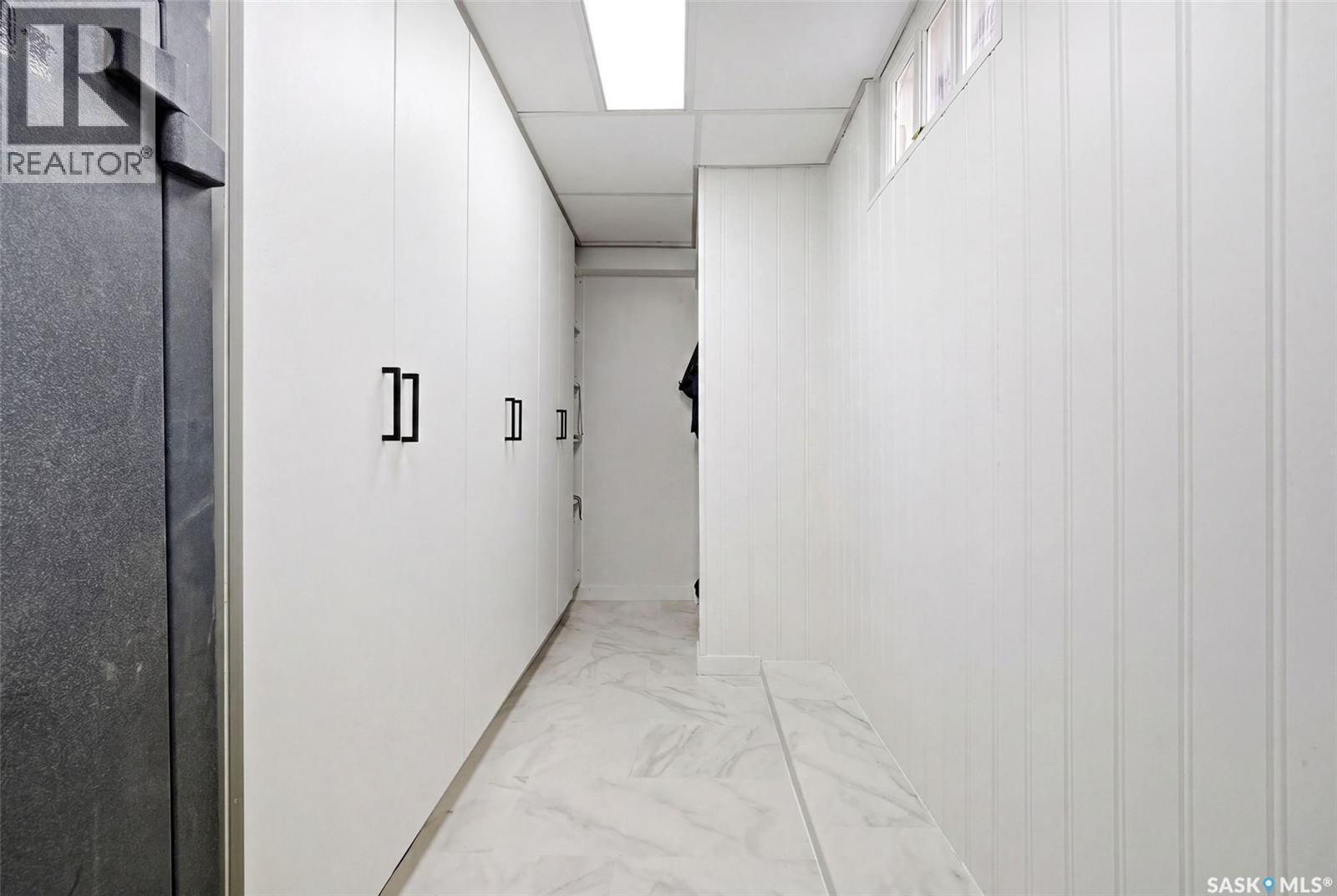 3200 Albert Street, Regina, SK - Outdoor