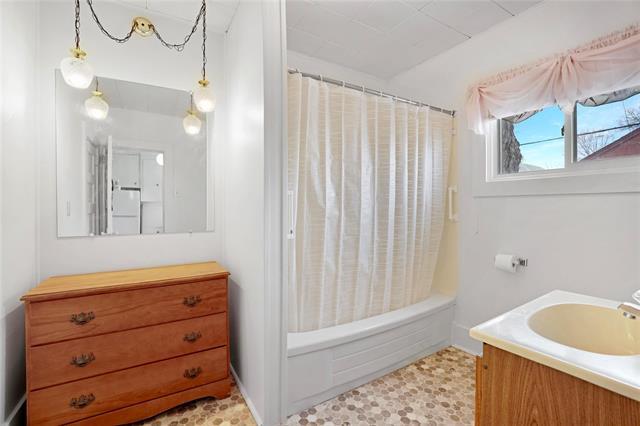 693 Walker Ave, Winnipeg, MB