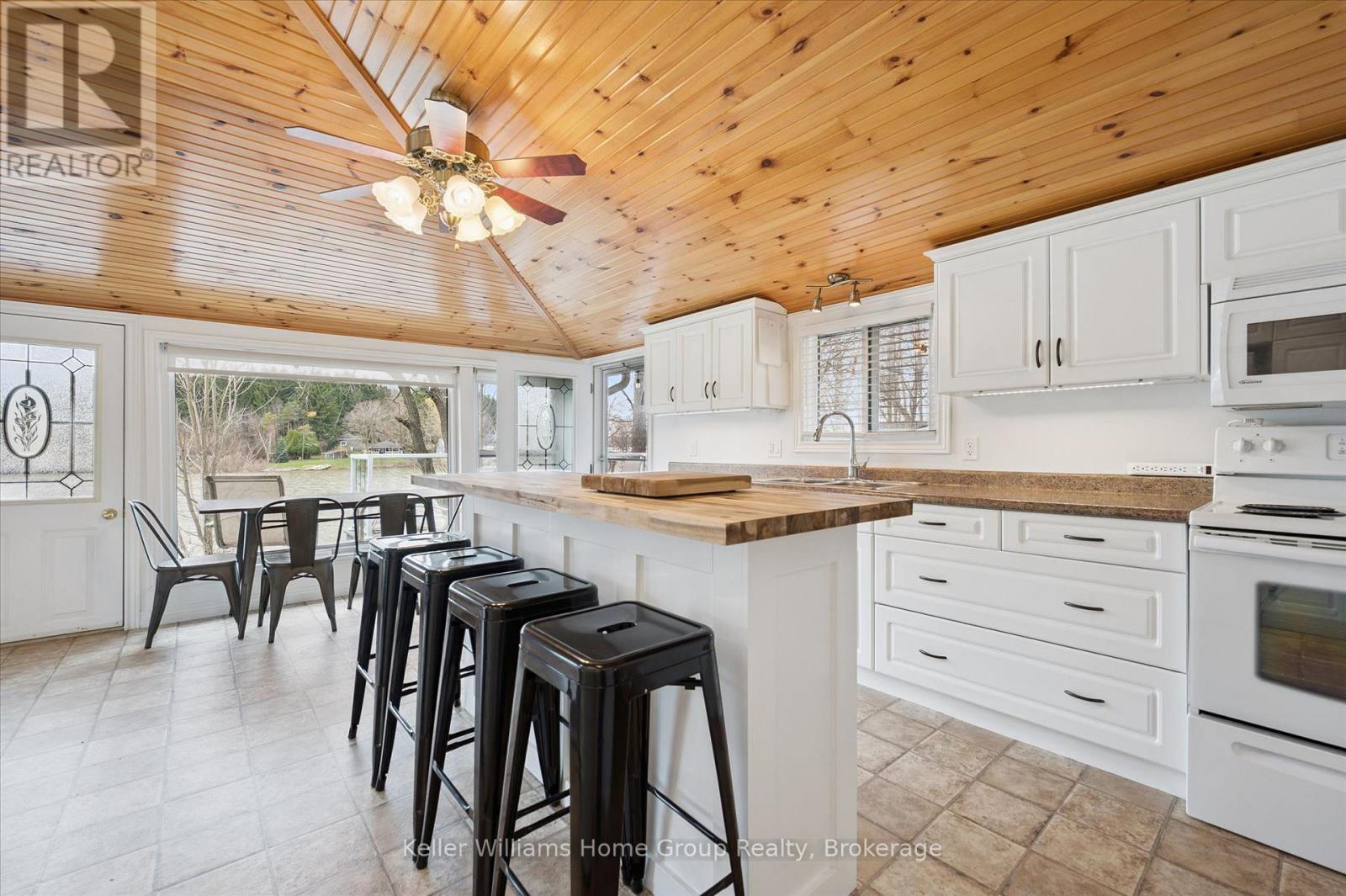 973 Road 10 West, Mapleton, ON - Indoor Photo Showing Kitchen