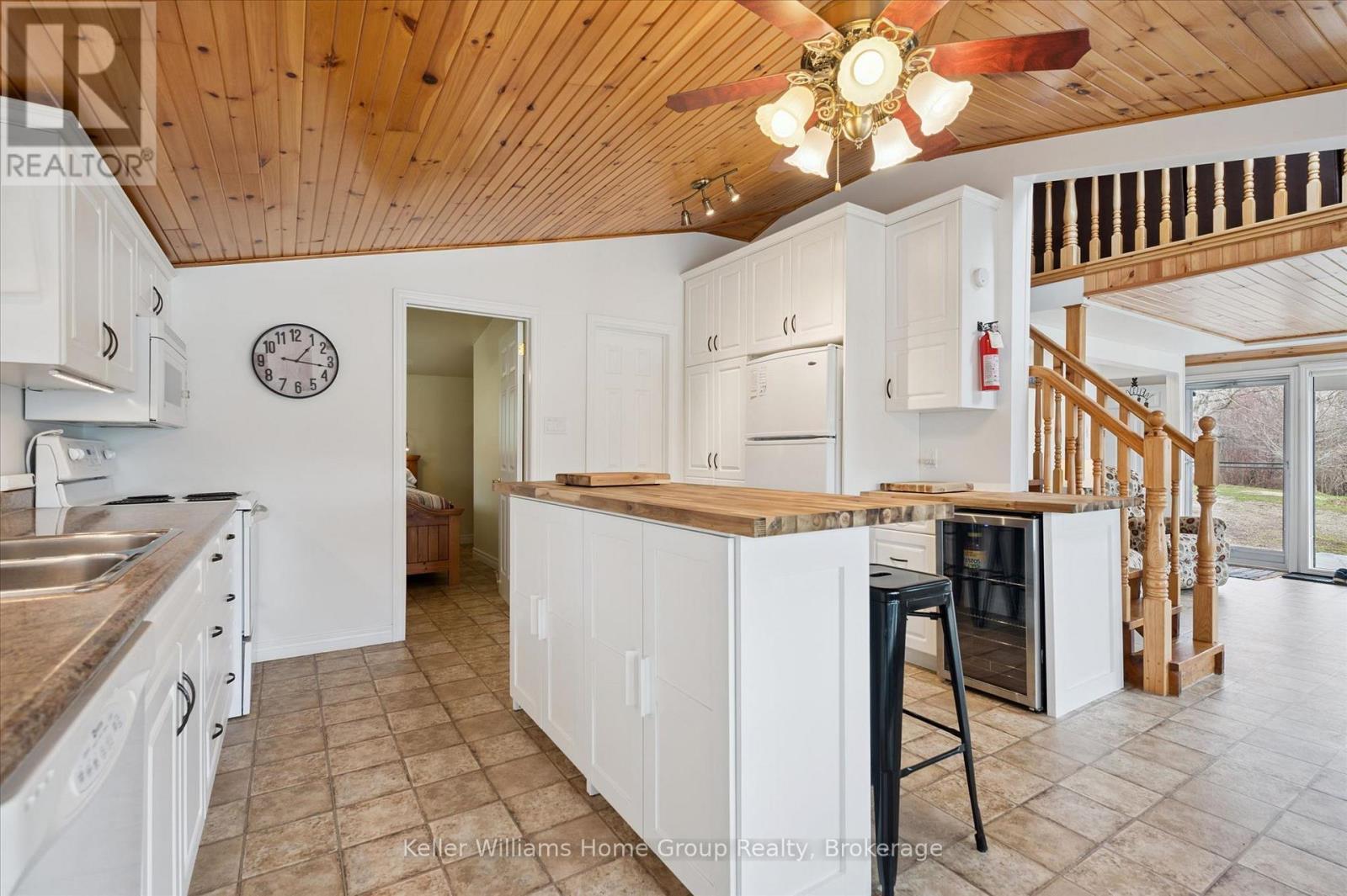 973 Road 10 West, Mapleton, ON - Indoor Photo Showing Kitchen