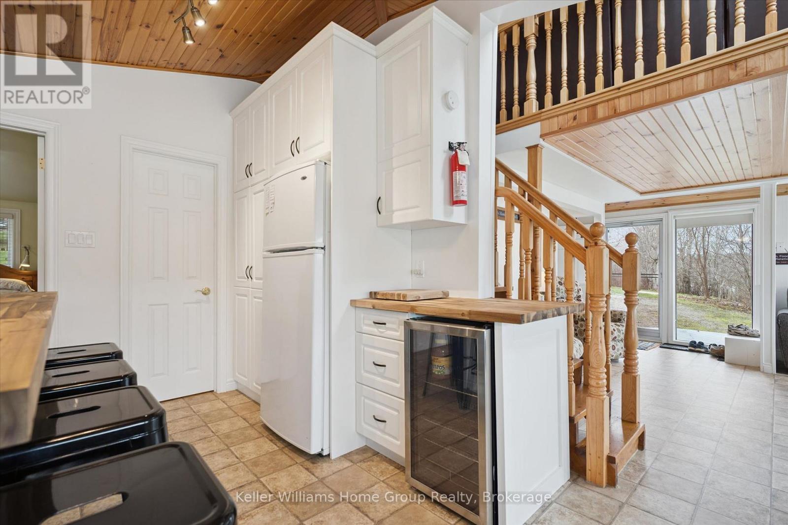 973 Road 10 West, Mapleton, ON - Indoor Photo Showing Other Room