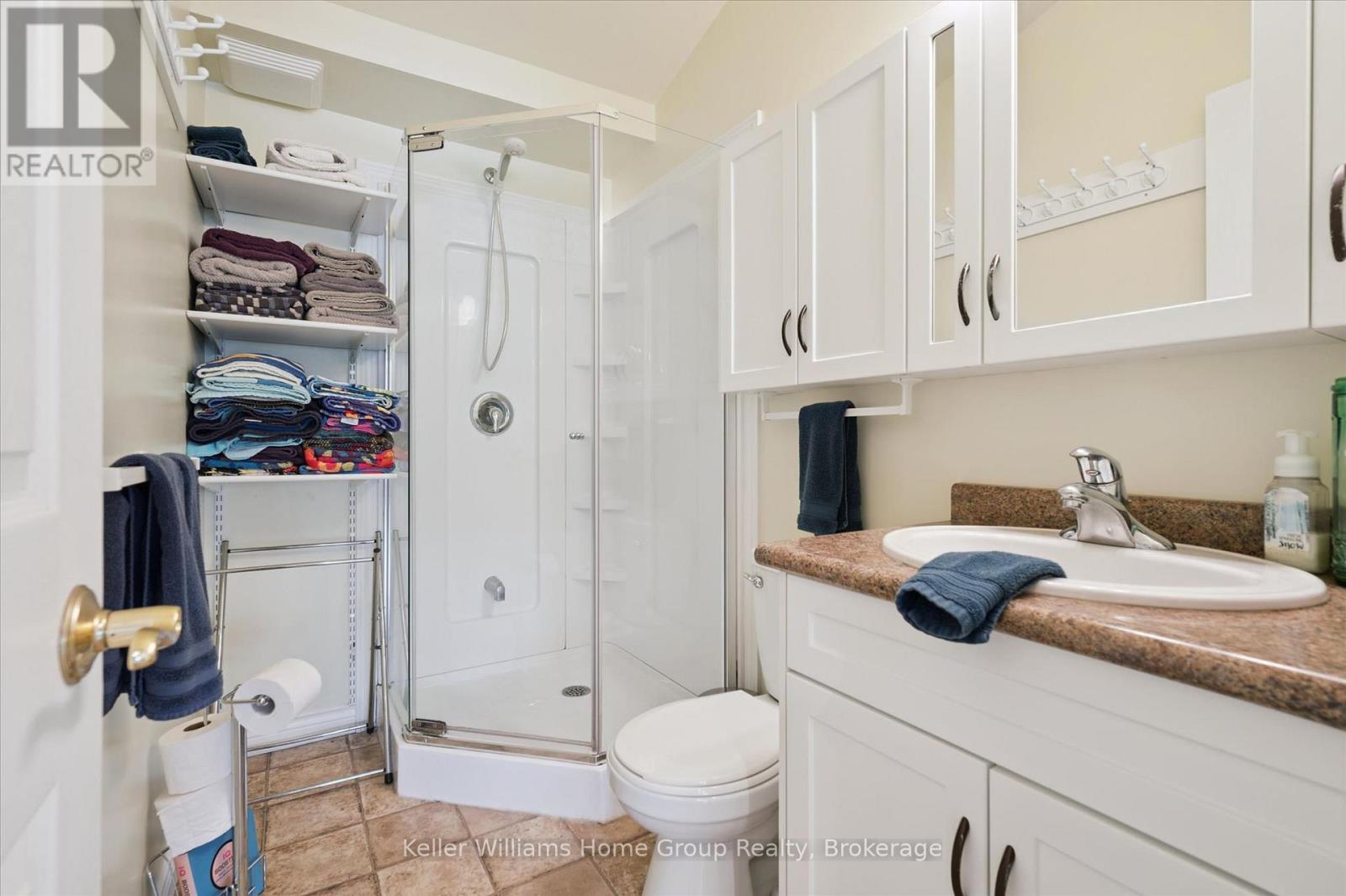 973 Road 10 West, Mapleton, ON - Indoor Photo Showing Bathroom