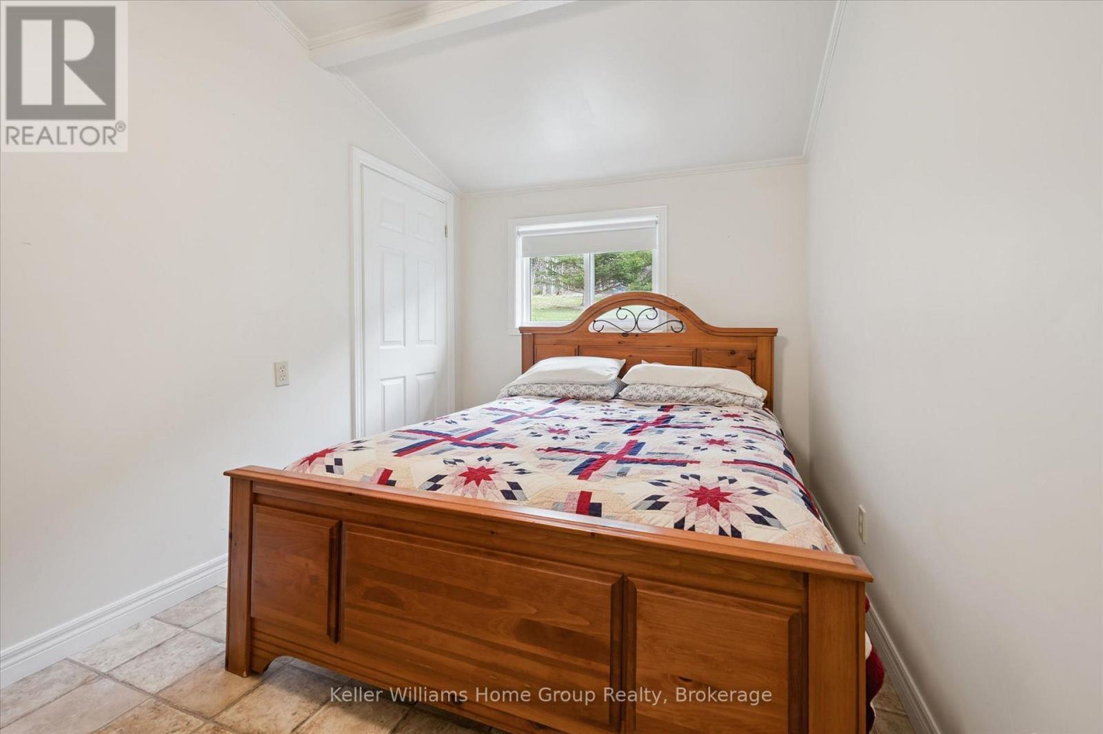 973 Road 10 West, Mapleton, ON - Indoor Photo Showing Bedroom