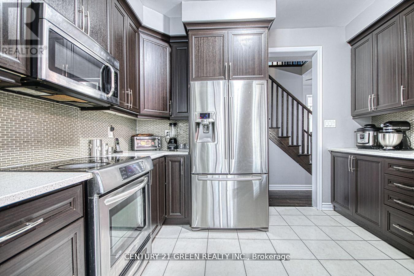 13 Killick Road, Brampton, ON - Indoor Photo Showing Kitchen