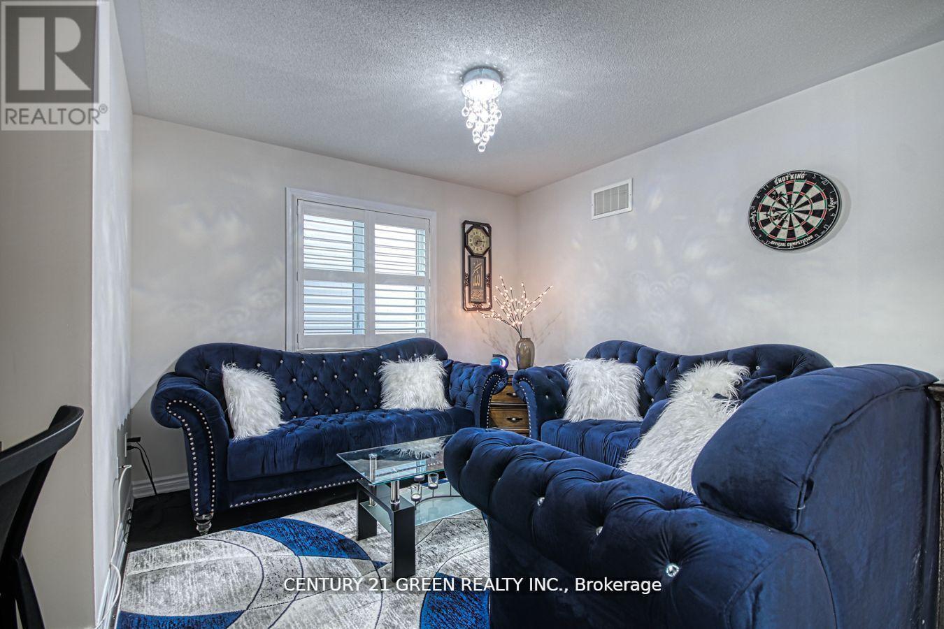 13 Killick Road, Brampton, ON - Indoor Photo Showing Living Room