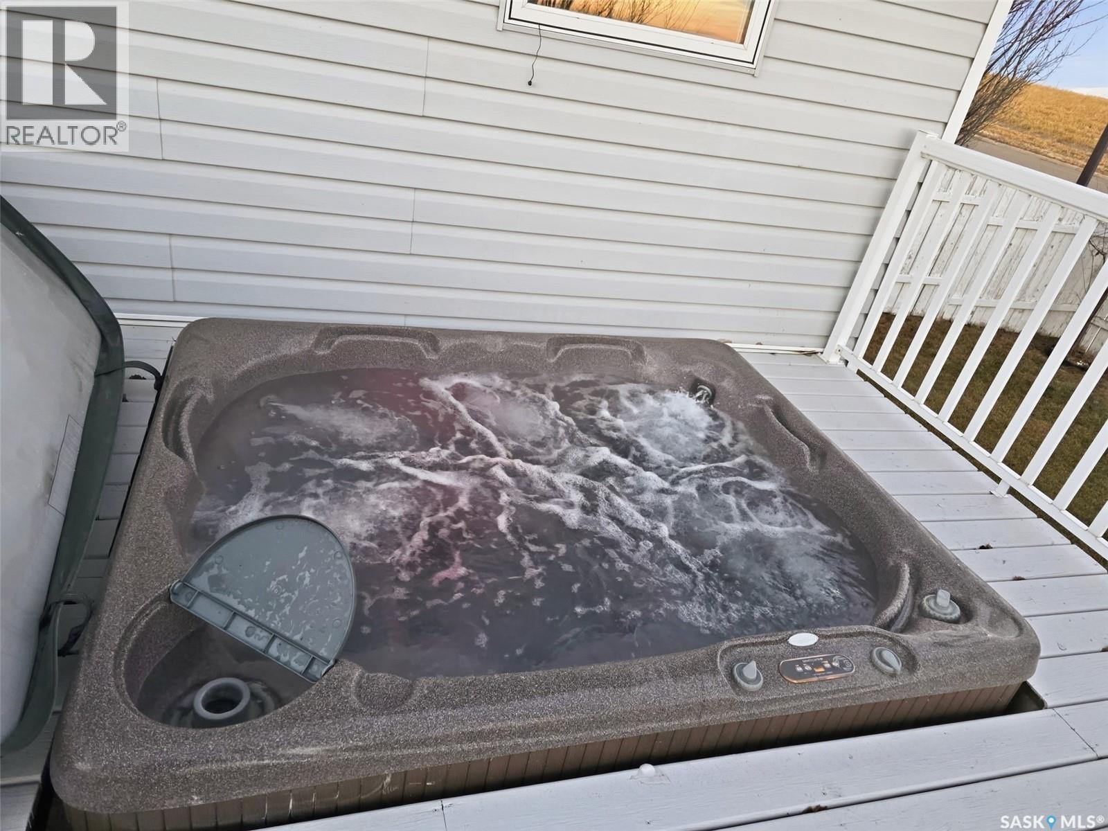 533 Palliser Drive, Swift Current, SK - Outdoor With Exterior