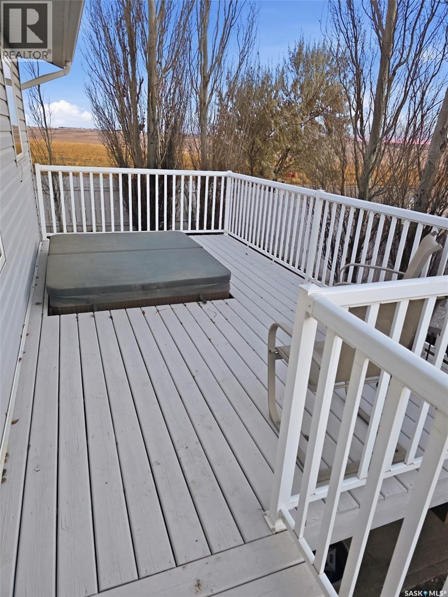 533 Palliser Drive, Swift Current, SK - Outdoor With Deck Patio Veranda