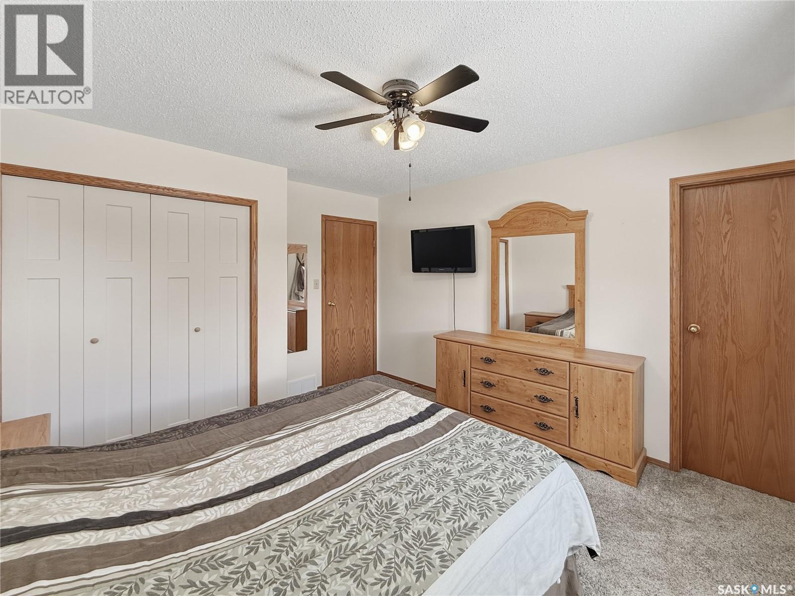 533 Palliser Drive, Swift Current, SK - Indoor Photo Showing Bedroom