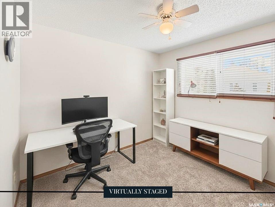 533 Palliser Drive, Swift Current, SK - Indoor Photo Showing Office