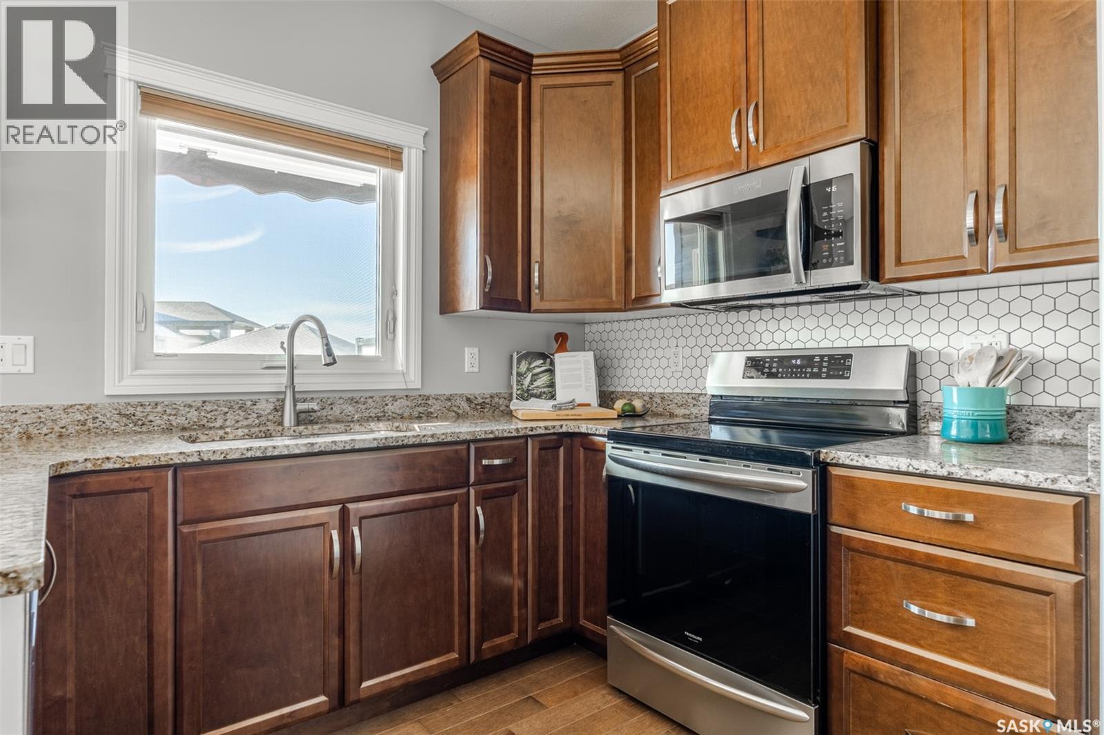 562 Evergreen Boulevard, Saskatoon, SK - Indoor Photo Showing Kitchen