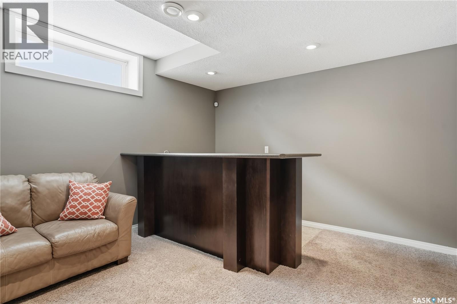 1532 Maple Hill Crescent N, Regina, SK - Indoor