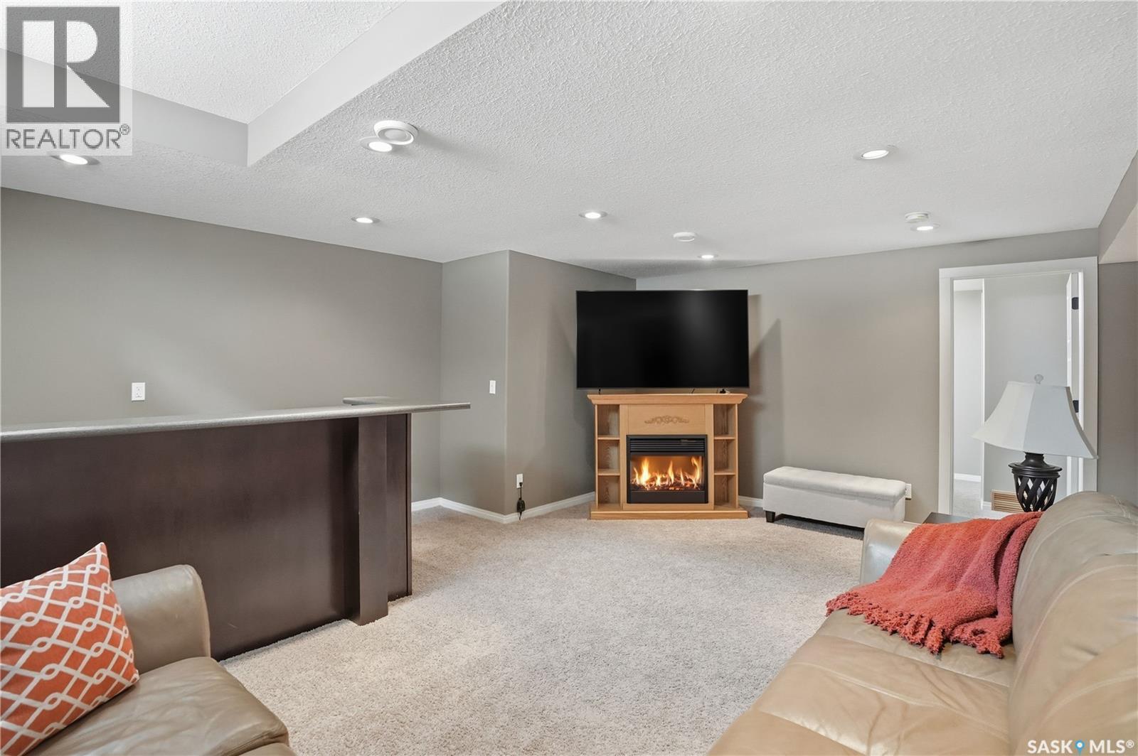 1532 Maple Hill Crescent N, Regina, SK - Indoor With Fireplace