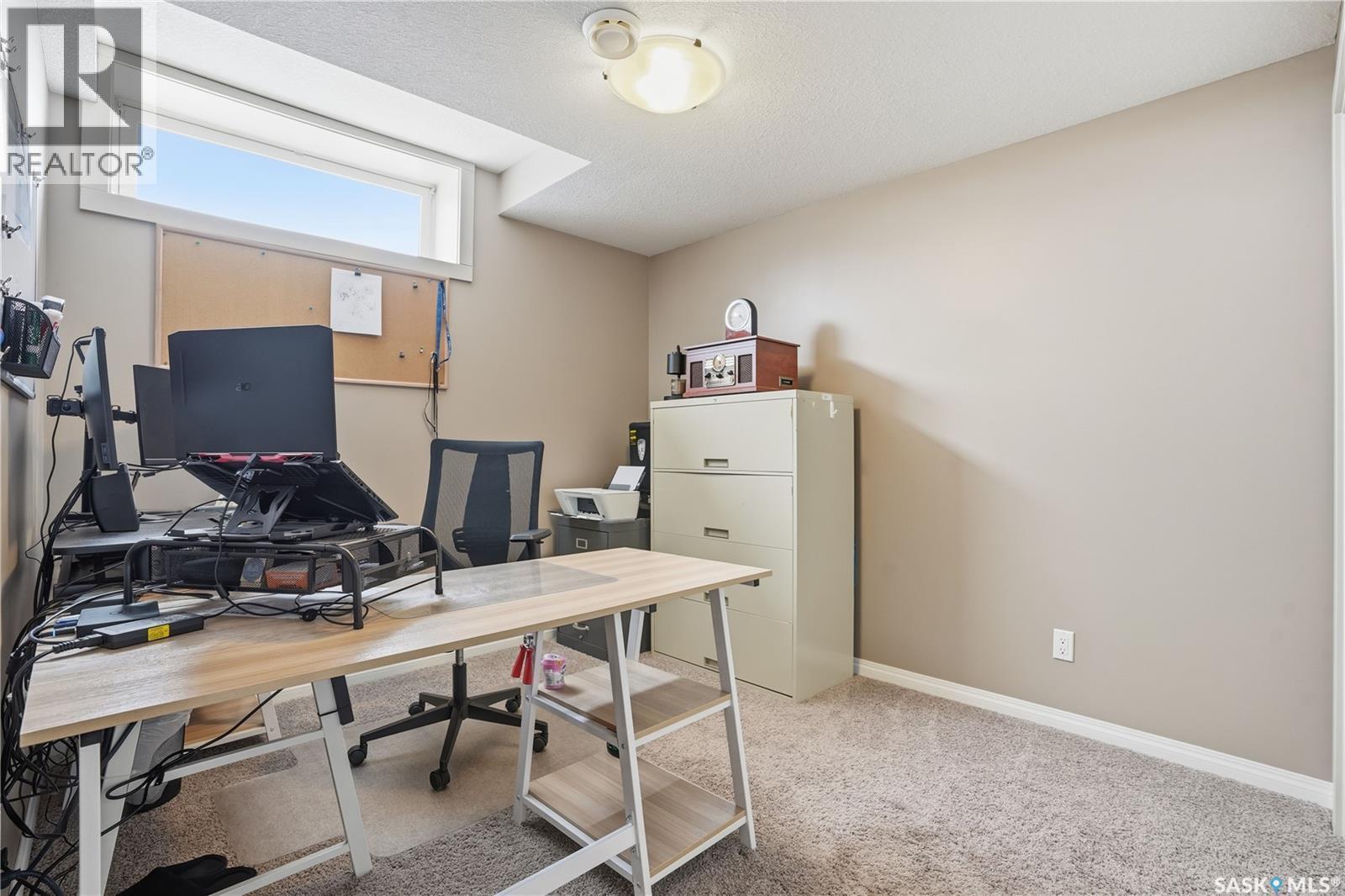 1532 Maple Hill Crescent N, Regina, SK - Indoor Photo Showing Office