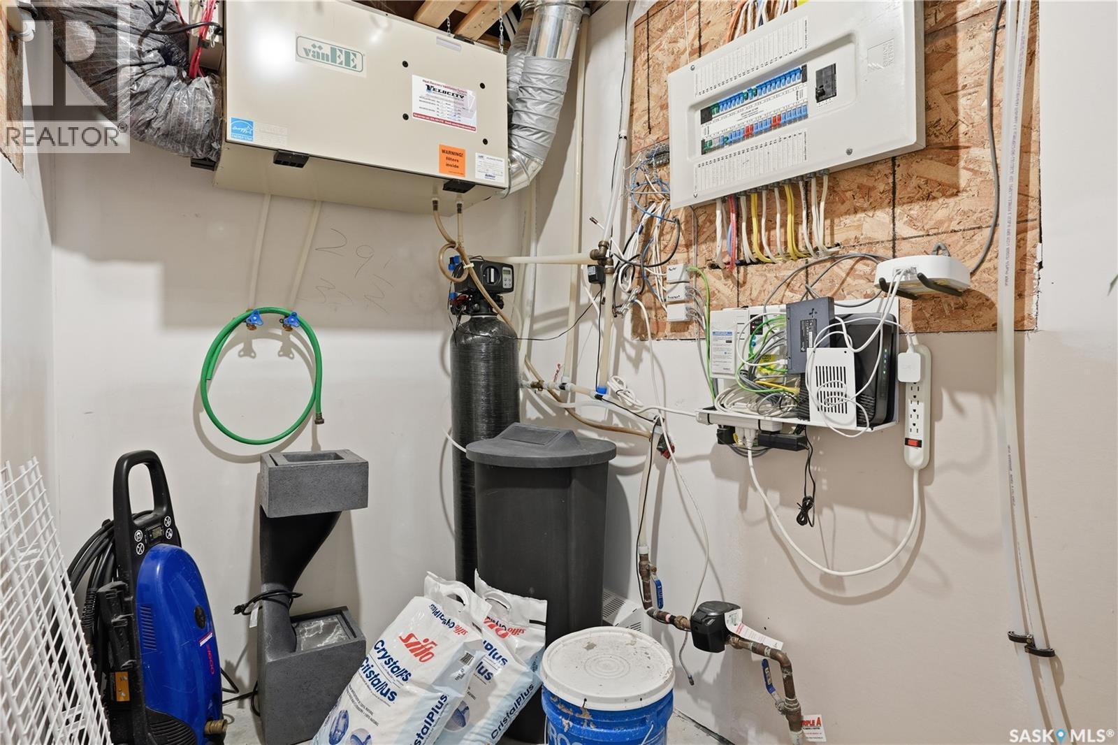 1532 Maple Hill Crescent N, Regina, SK - Indoor