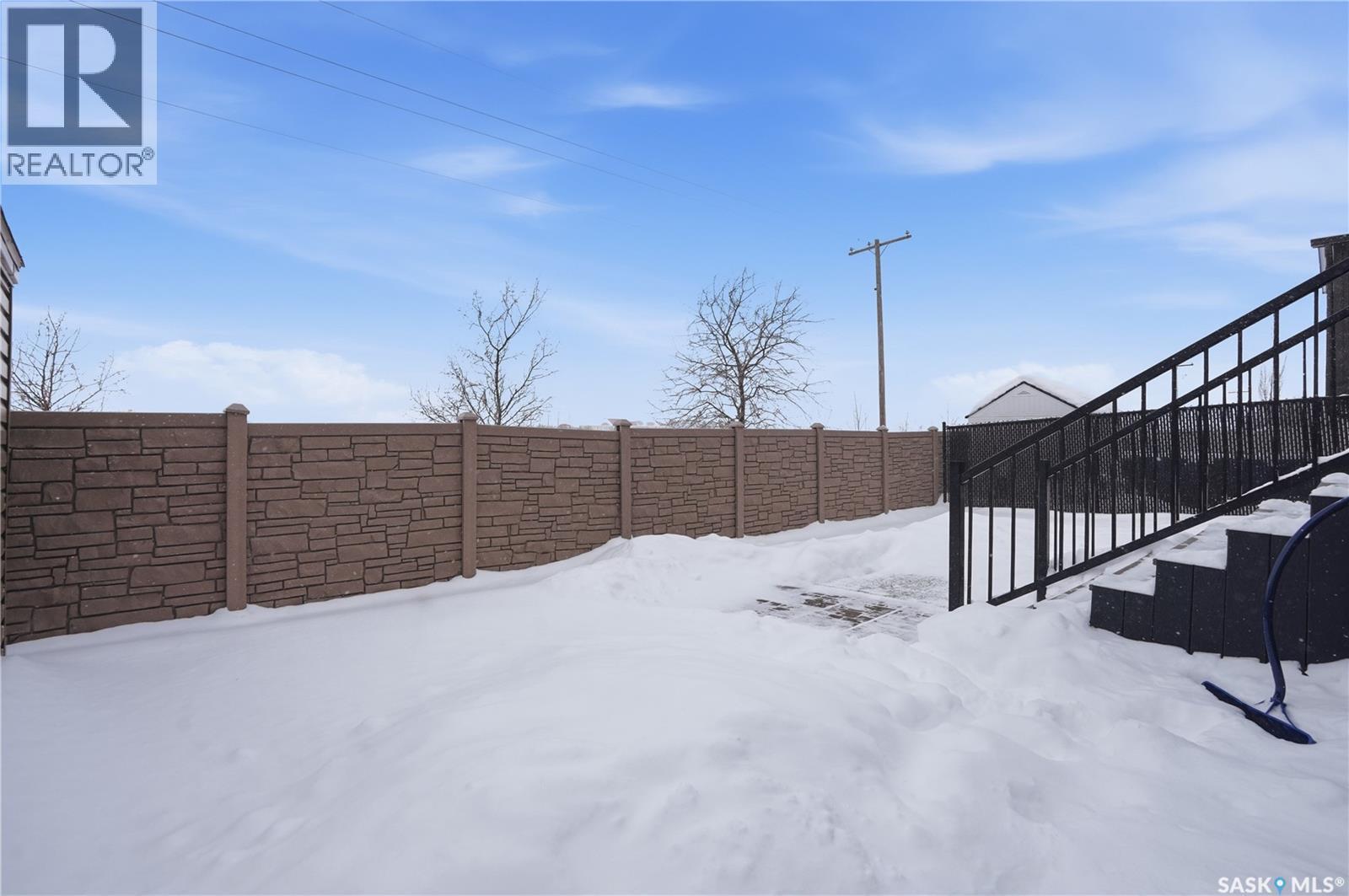 1532 Maple Hill Crescent N, Regina, SK - Outdoor