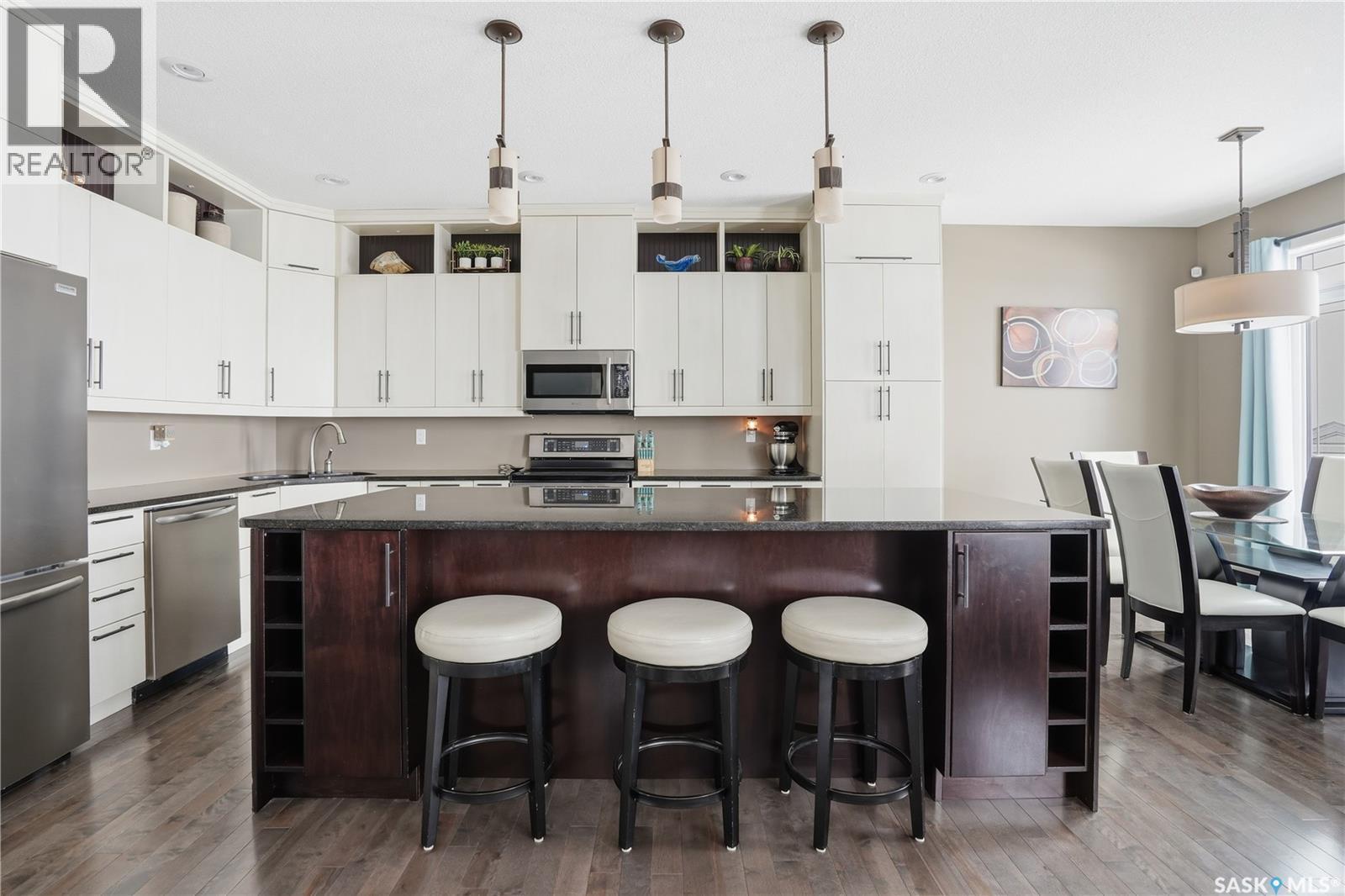 1532 Maple Hill Crescent N, Regina, SK - Indoor Photo Showing Kitchen With Upgraded Kitchen