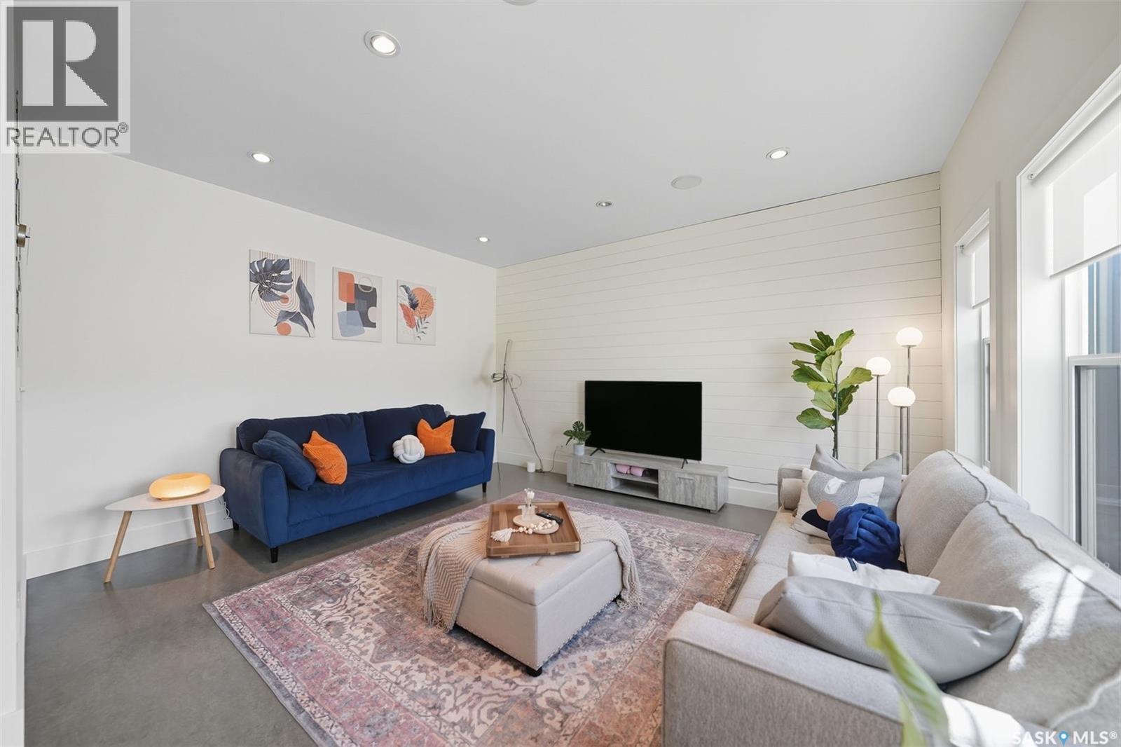 230 Trimble Lane, Saskatoon, SK - Indoor Photo Showing Living Room