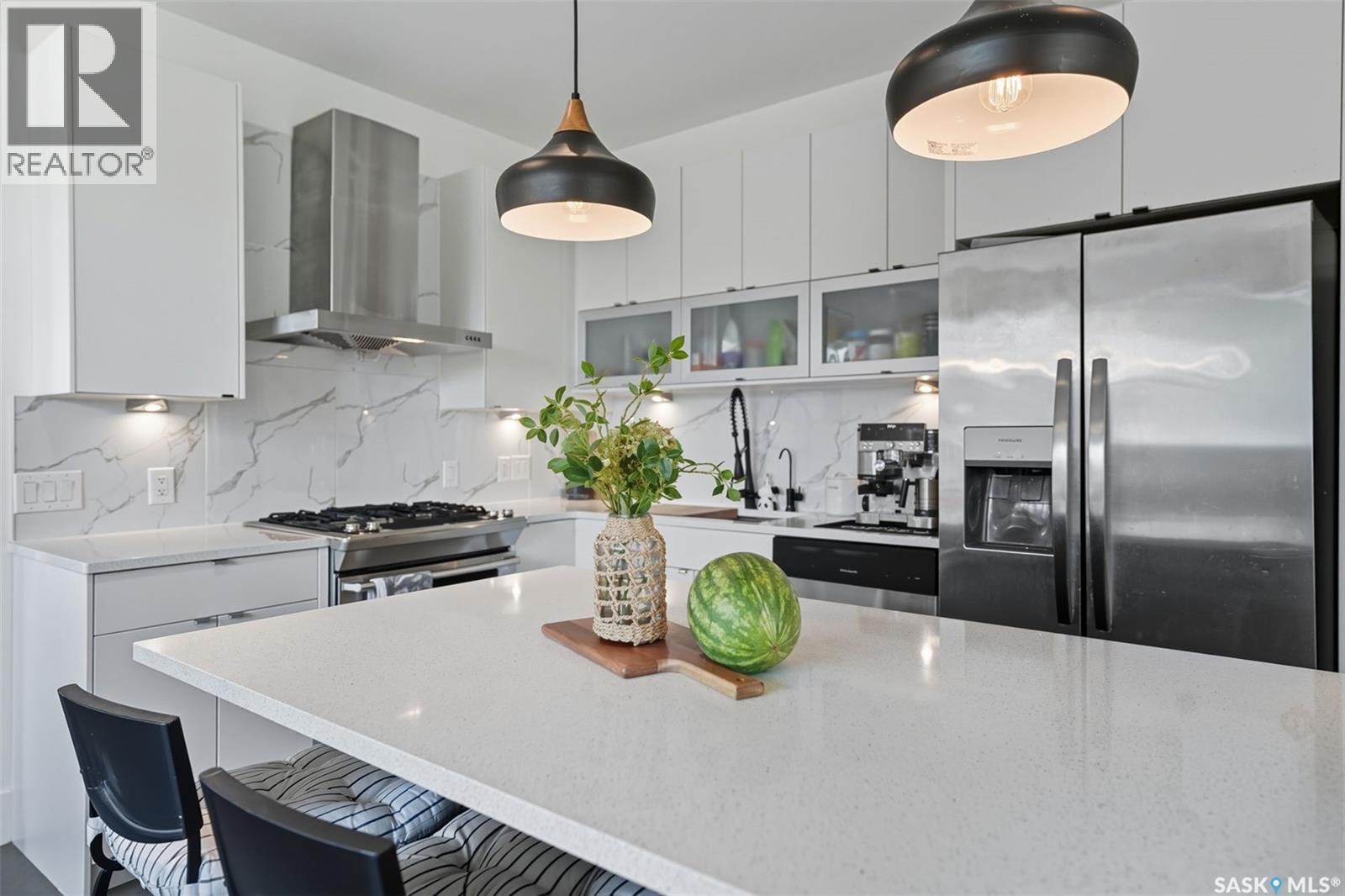230 Trimble Lane, Saskatoon, SK - Indoor Photo Showing Kitchen With Upgraded Kitchen