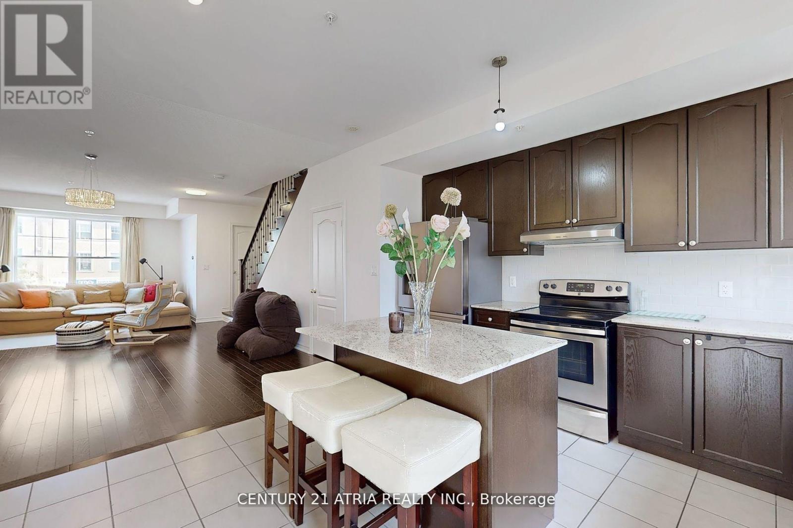17 Cathedral High Street, Markham, ON - Indoor