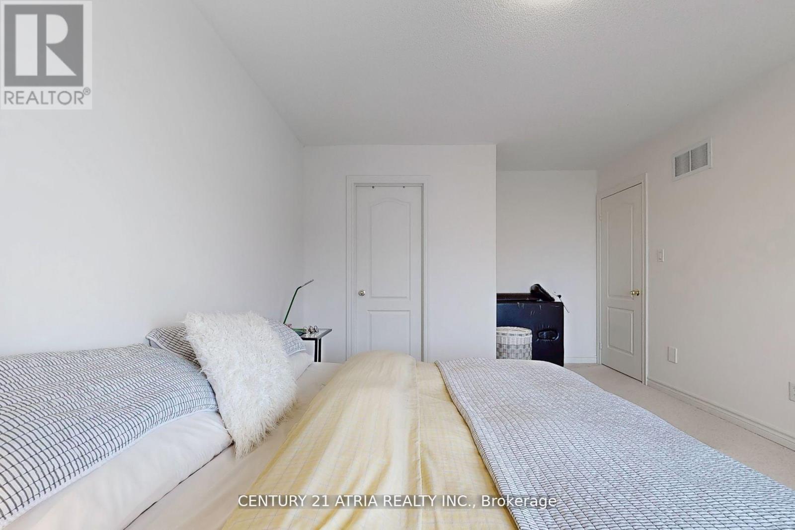 17 Cathedral High Street, Markham, ON - Indoor Photo Showing Bedroom